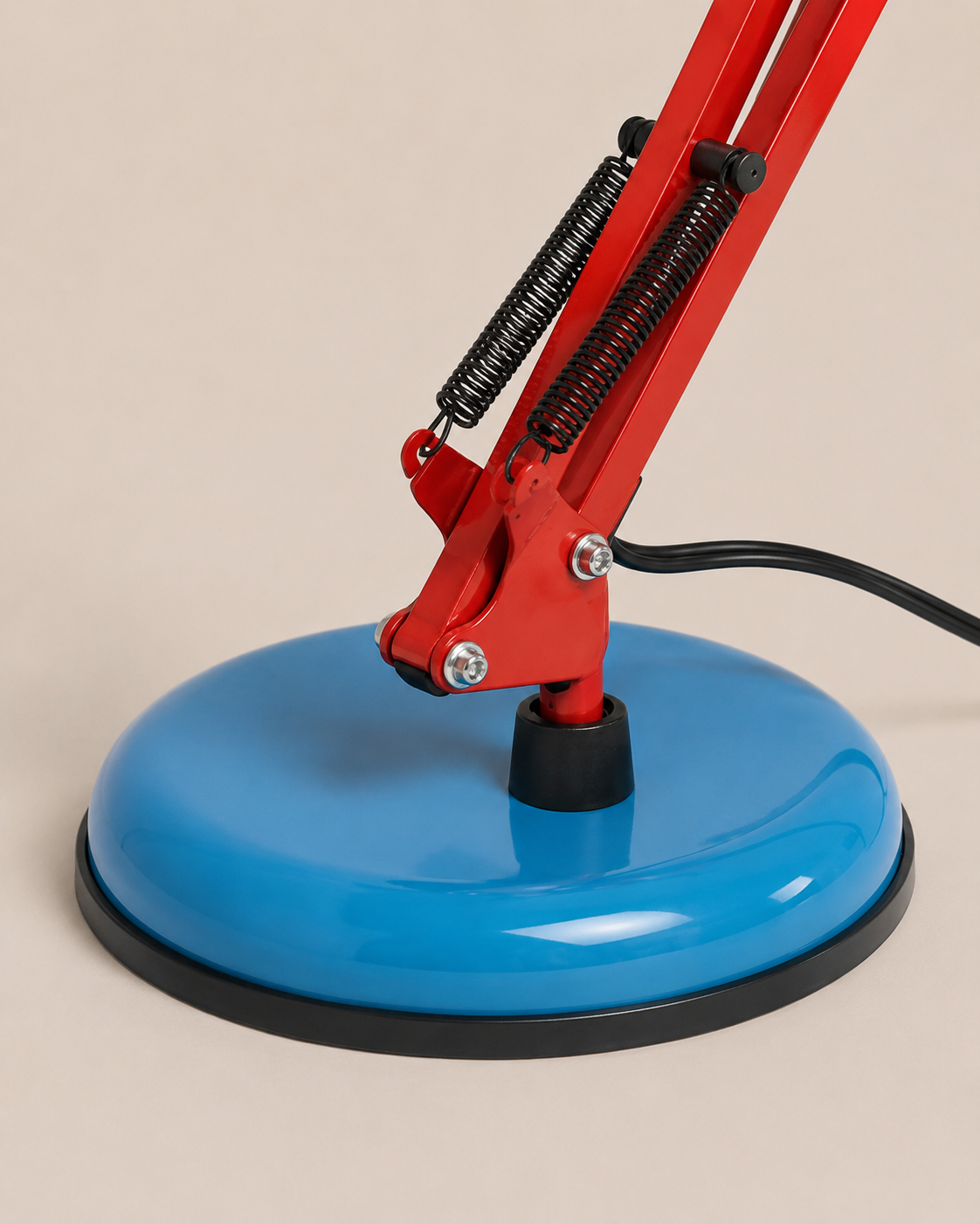Scout | Adjustable Arm Study Lamp