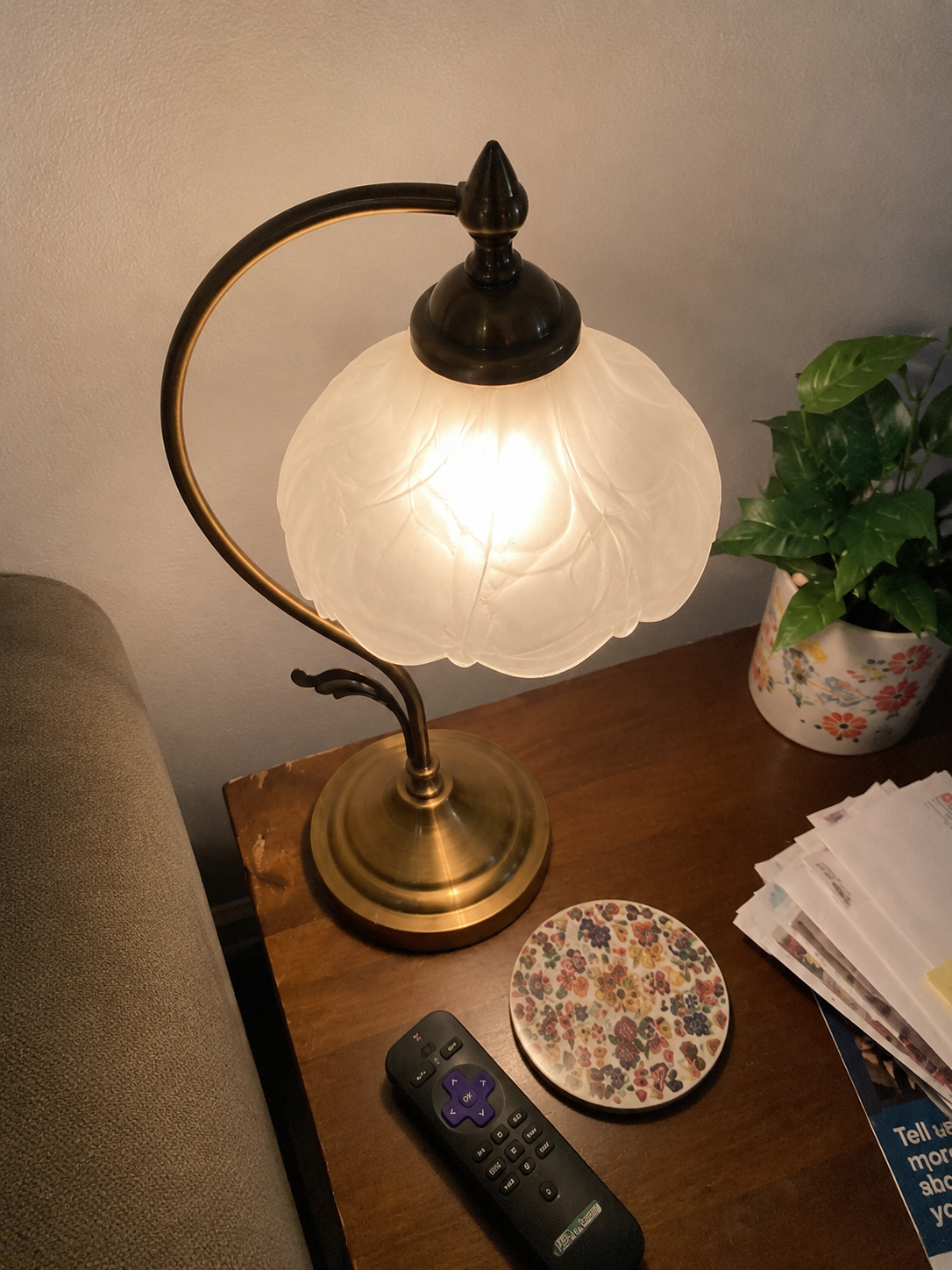 Lotura | Lotus Glass Bedside Lamp