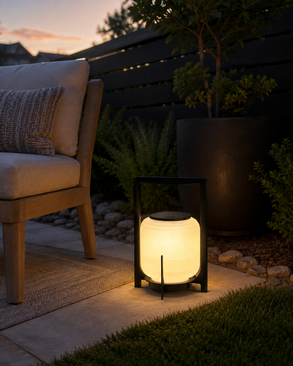 Hotaru | Solar Landscape Lantern