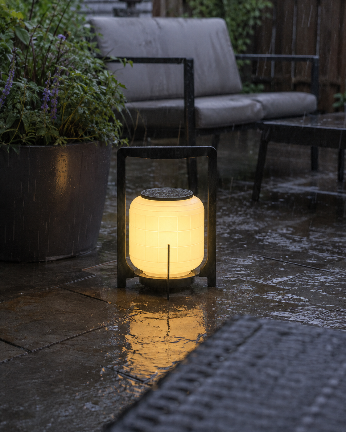 Hotaru | Solar Landscape Lantern