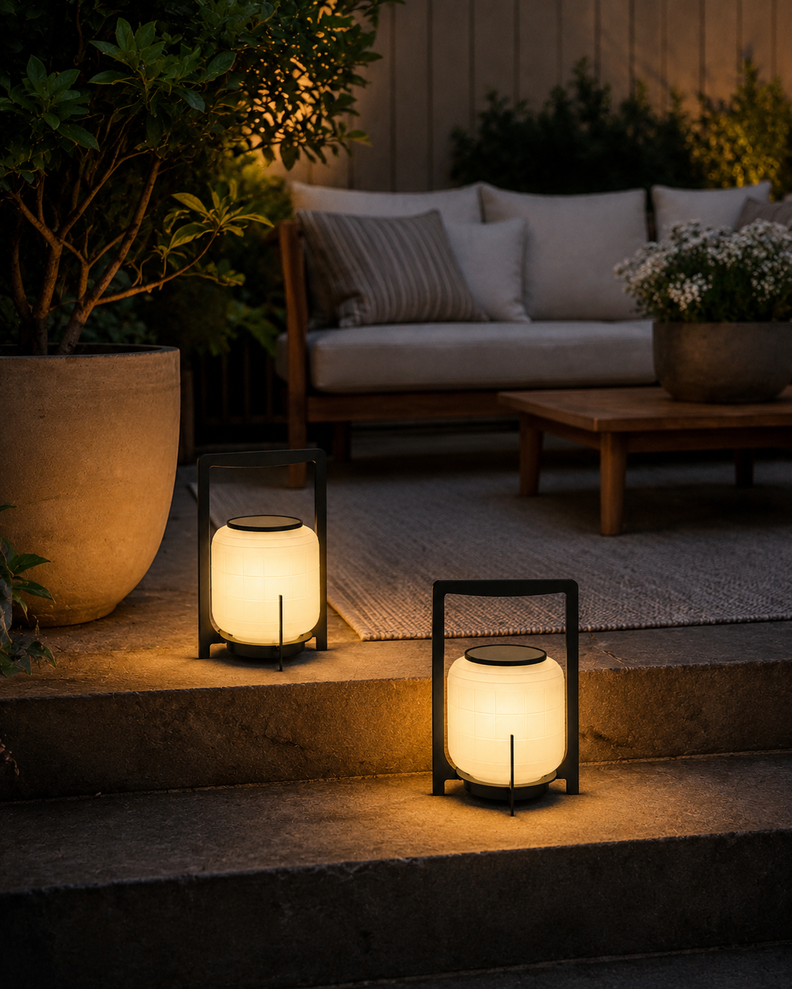 Hotaru | Solar Landscape Lantern