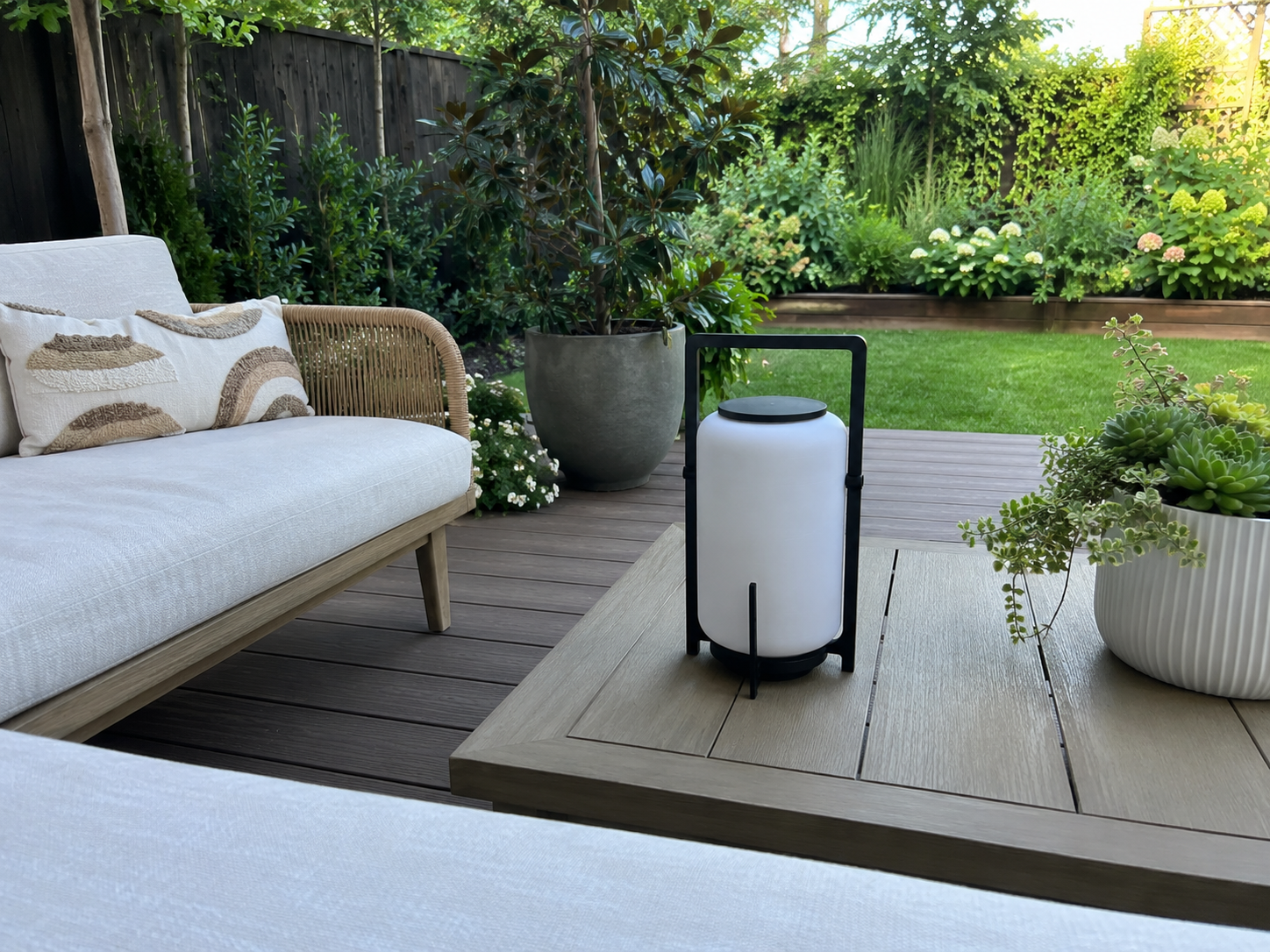 Hotaru | Solar Landscape Lantern