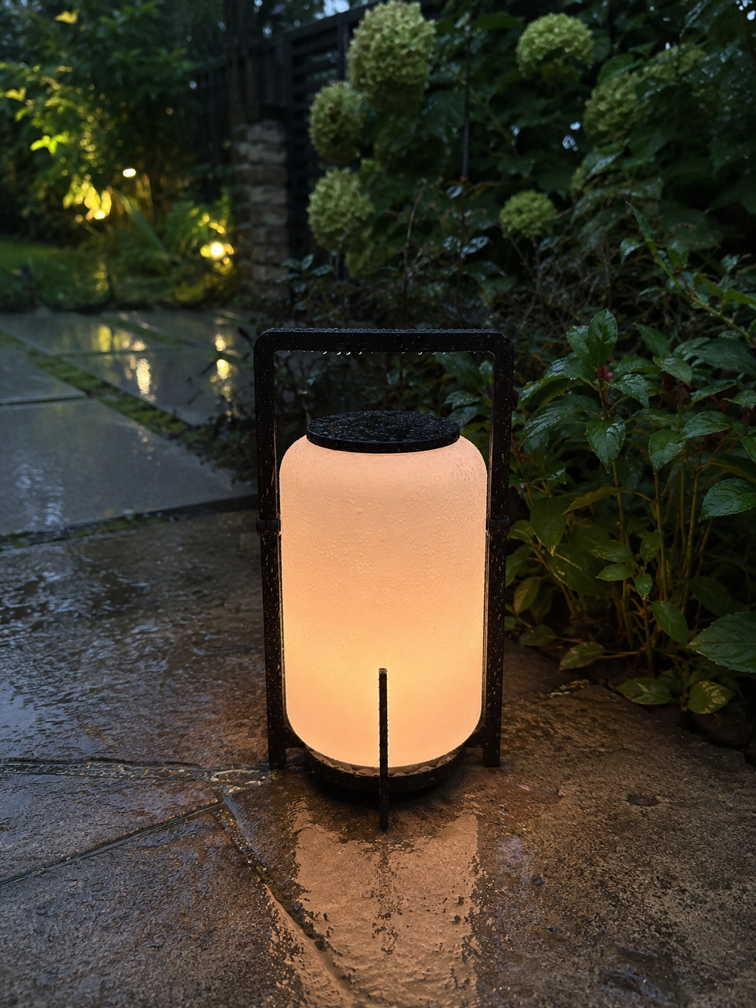 Hotaru | Solar Landscape Lantern