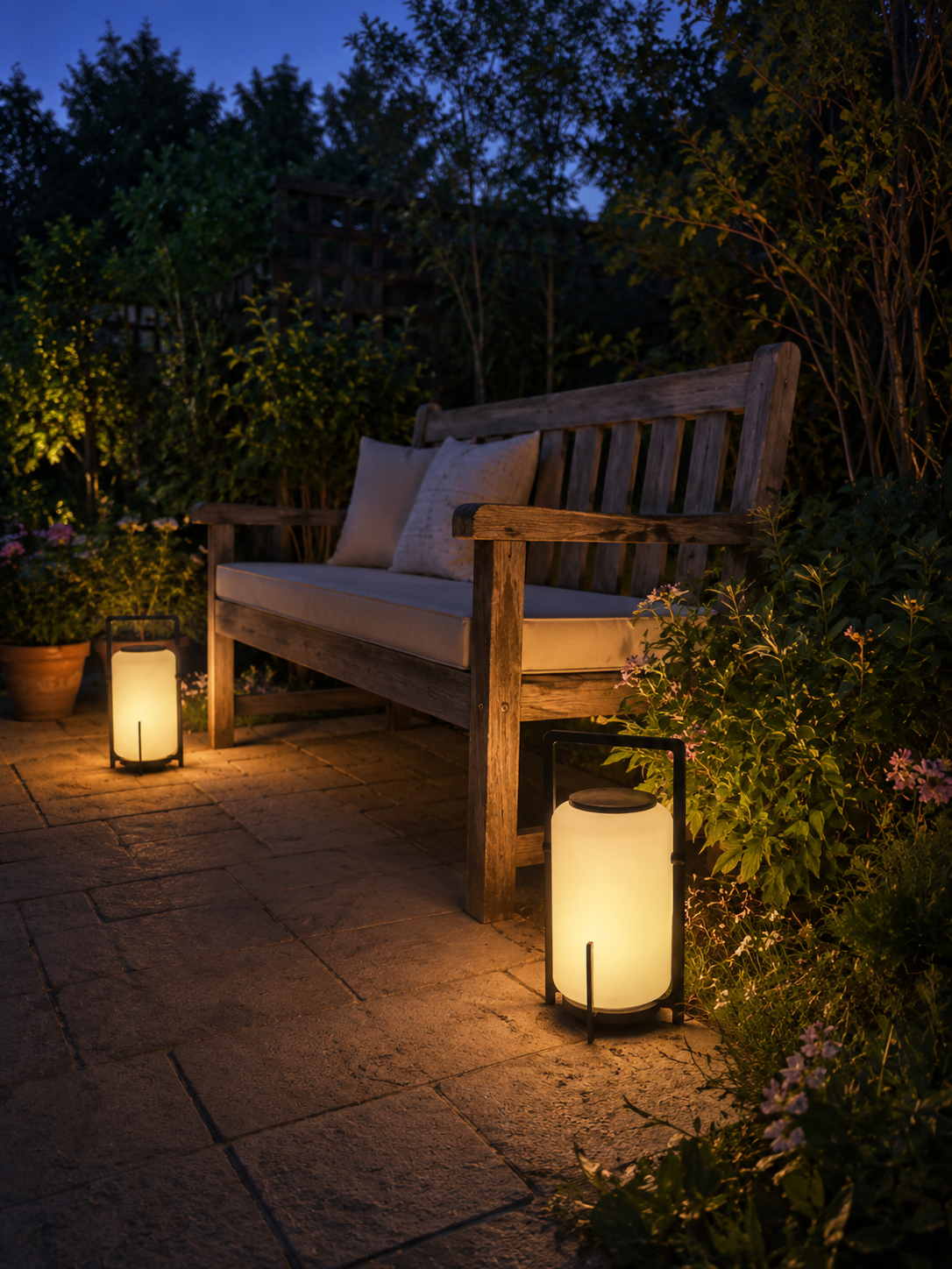 Hotaru | Solar Landscape Lantern