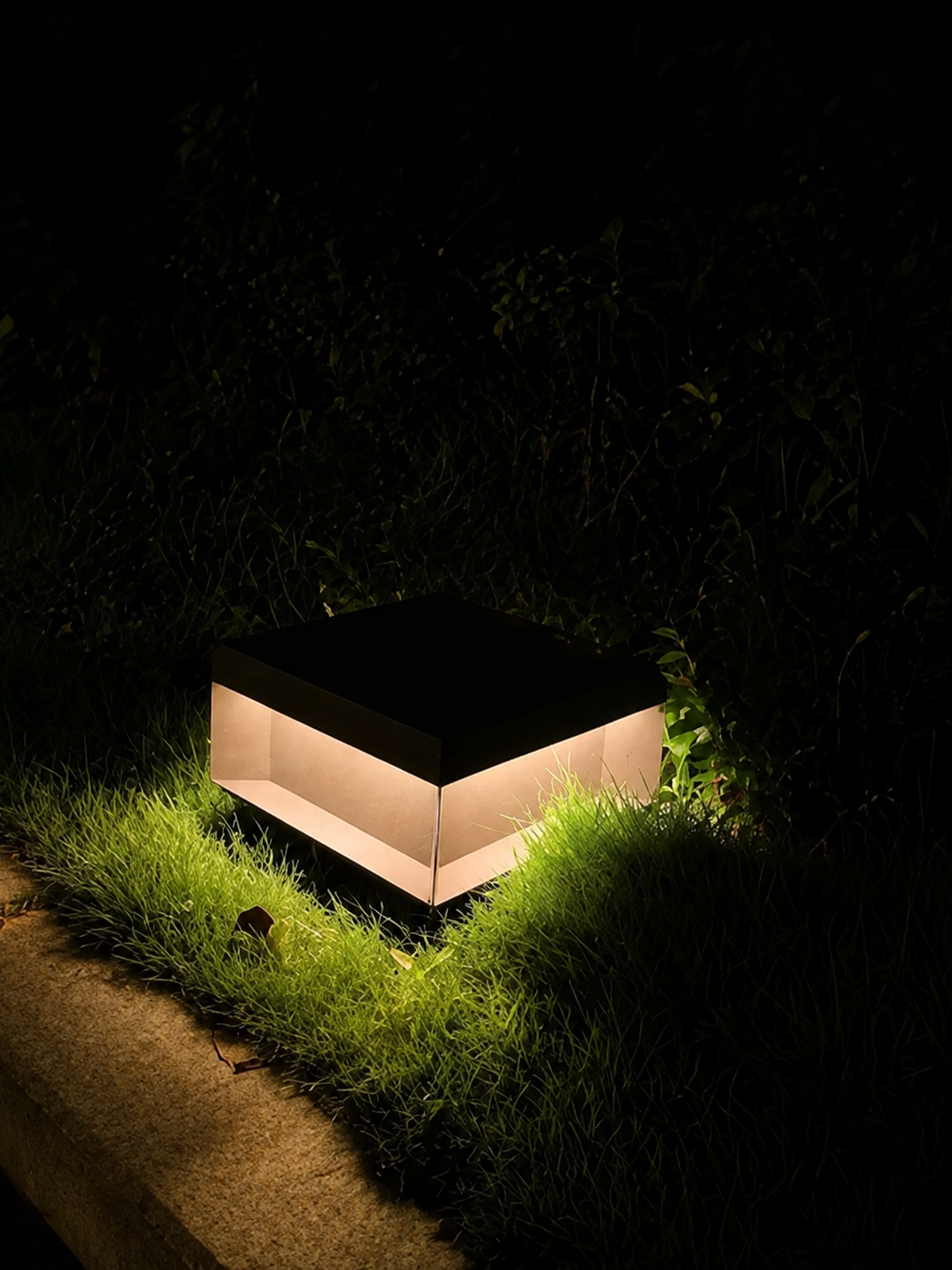 Rin | Solar Lawn Disc Light