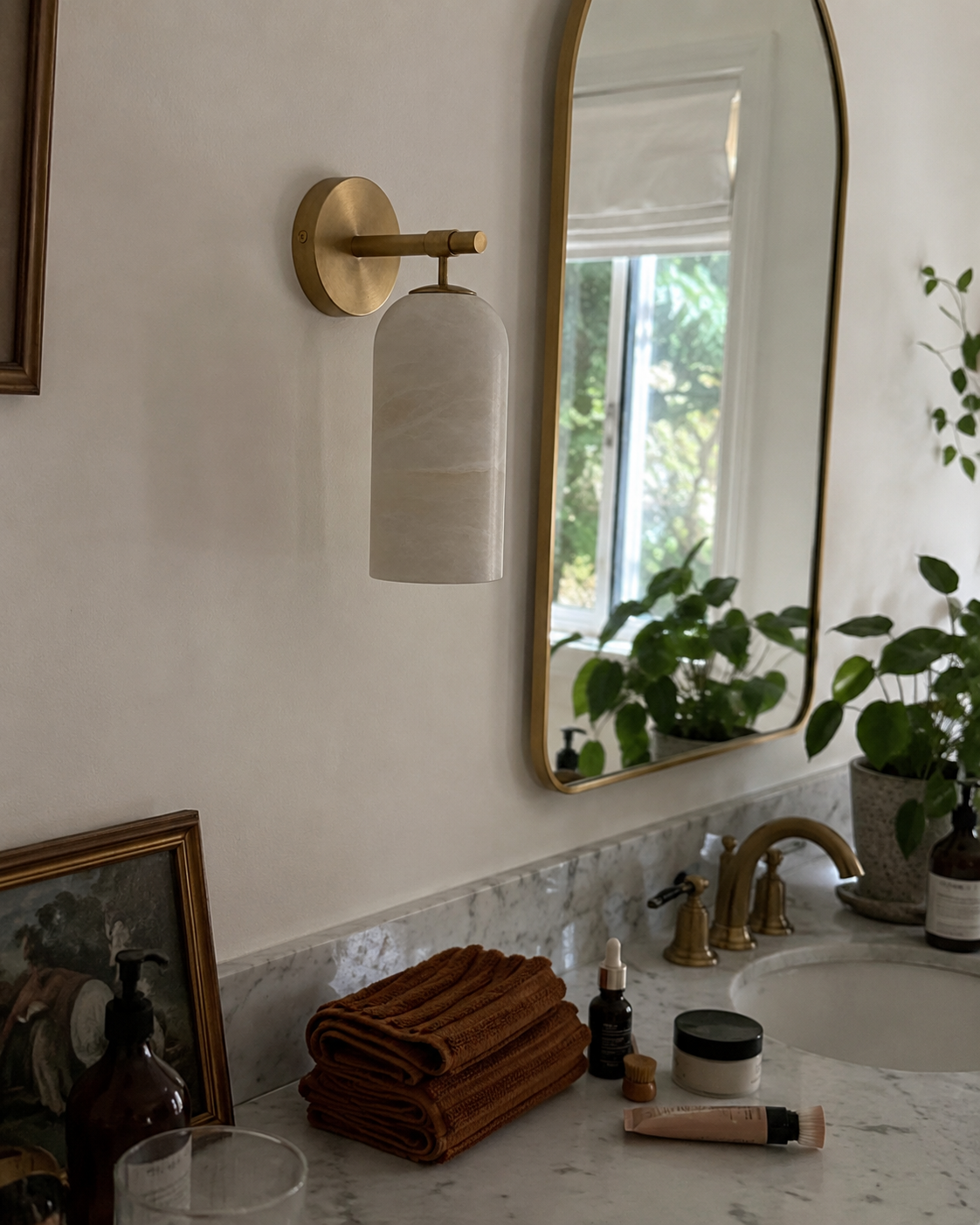 Volta | Alabaster & Brass Wall Sconce