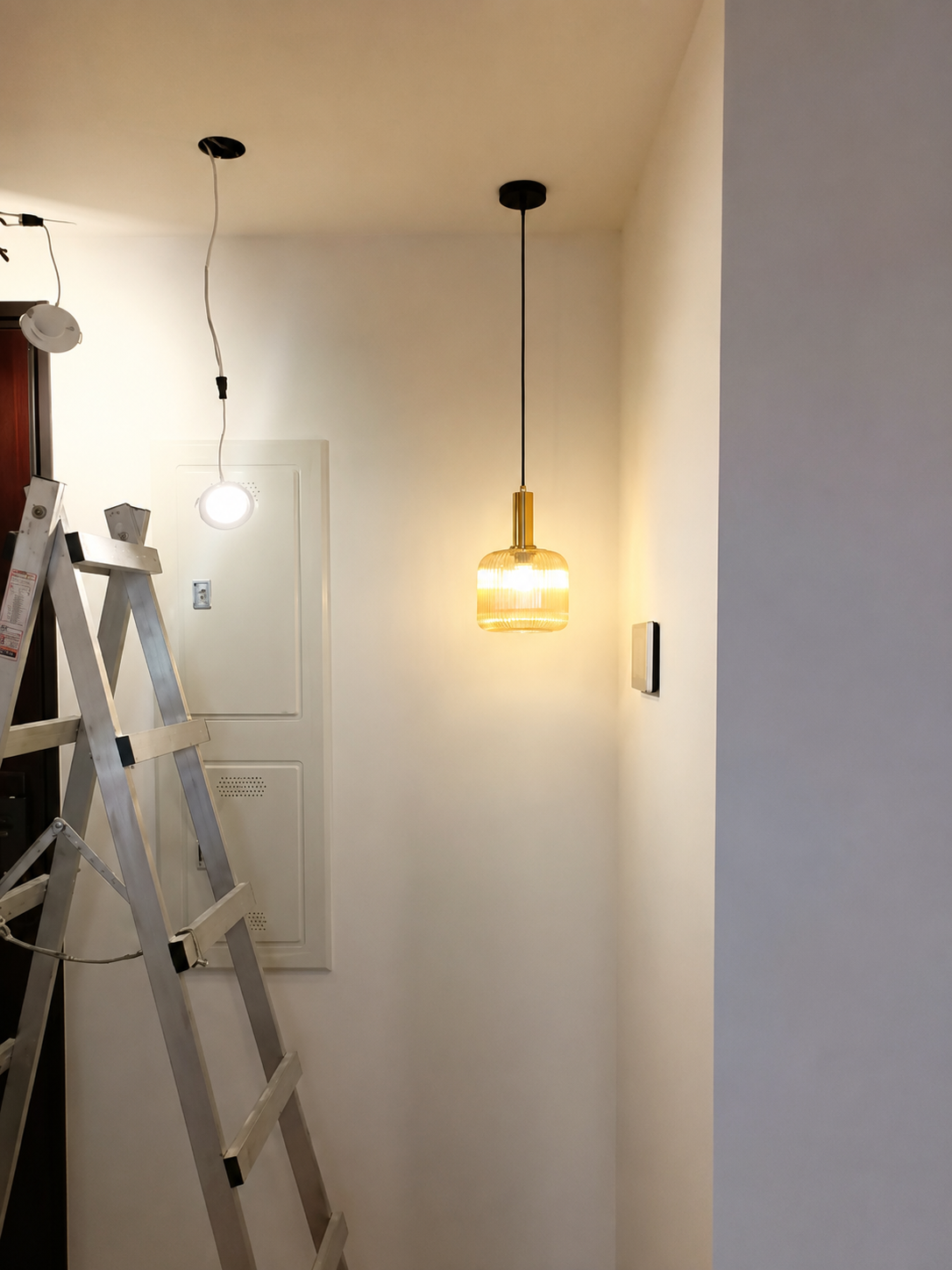Nomi | Nordic Bar Pendant Chandelier
