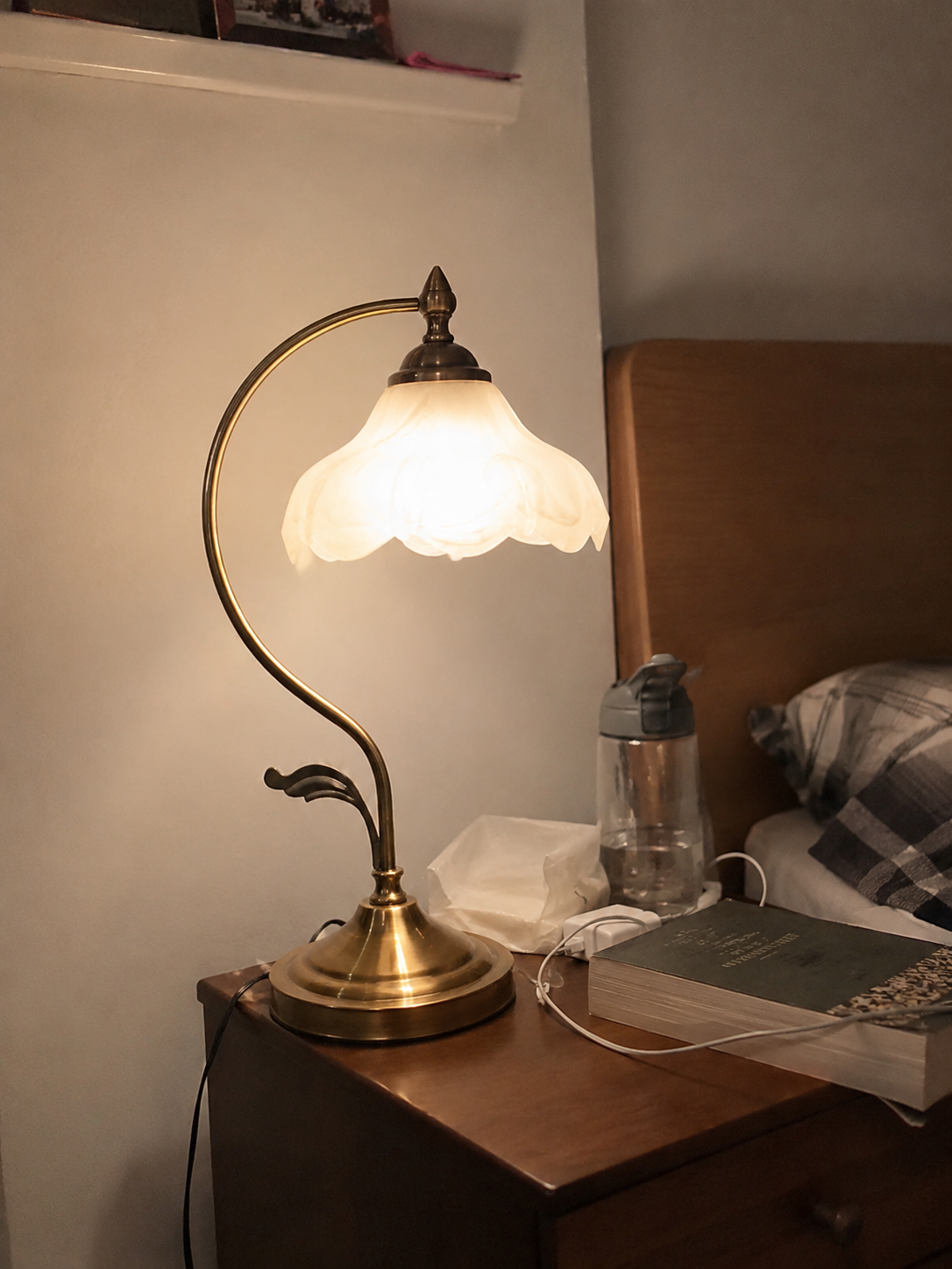 Lotura | Lotus Glass Bedside Lamp