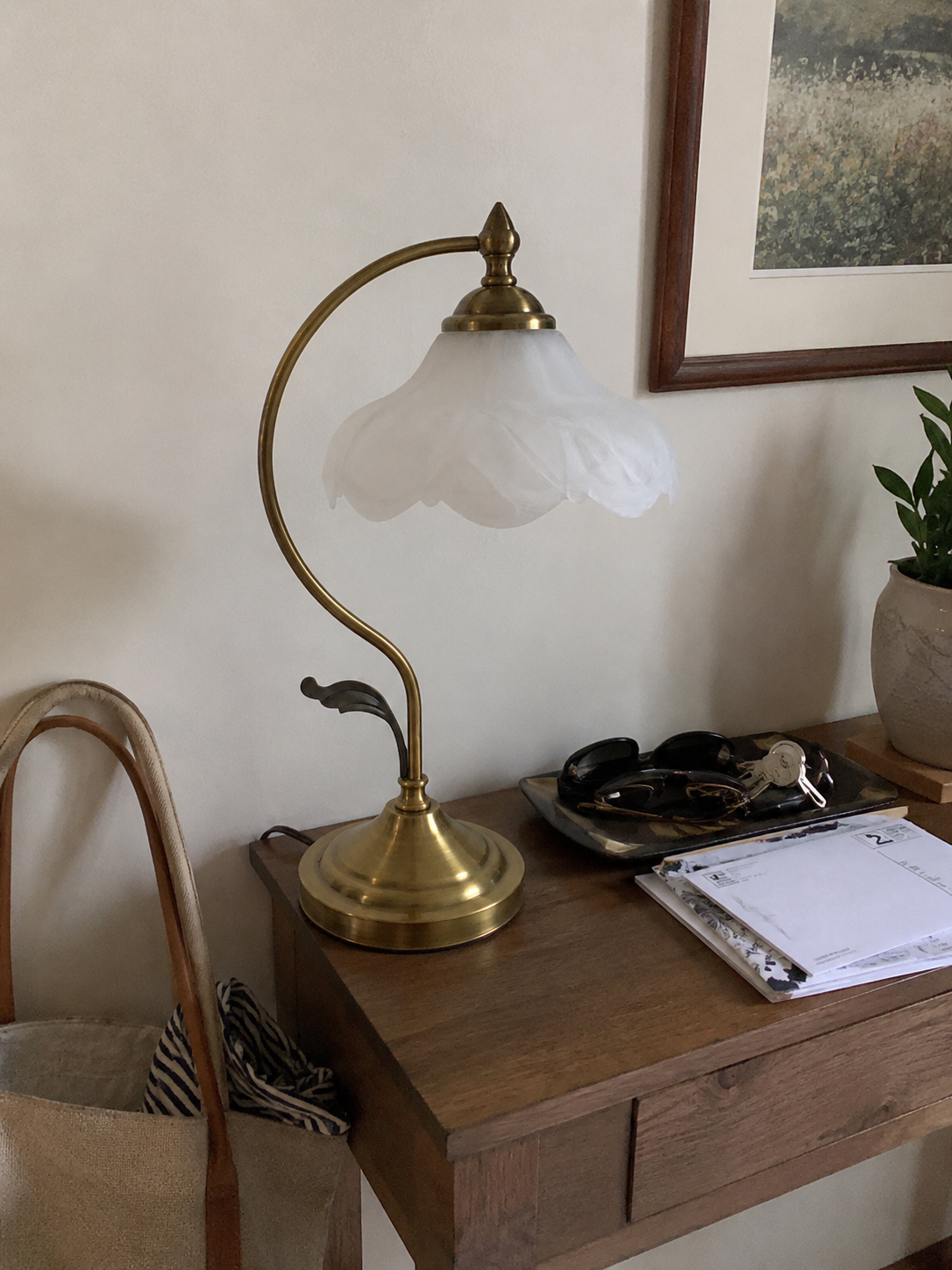 Lotura | Lotus Glass Bedside Lamp