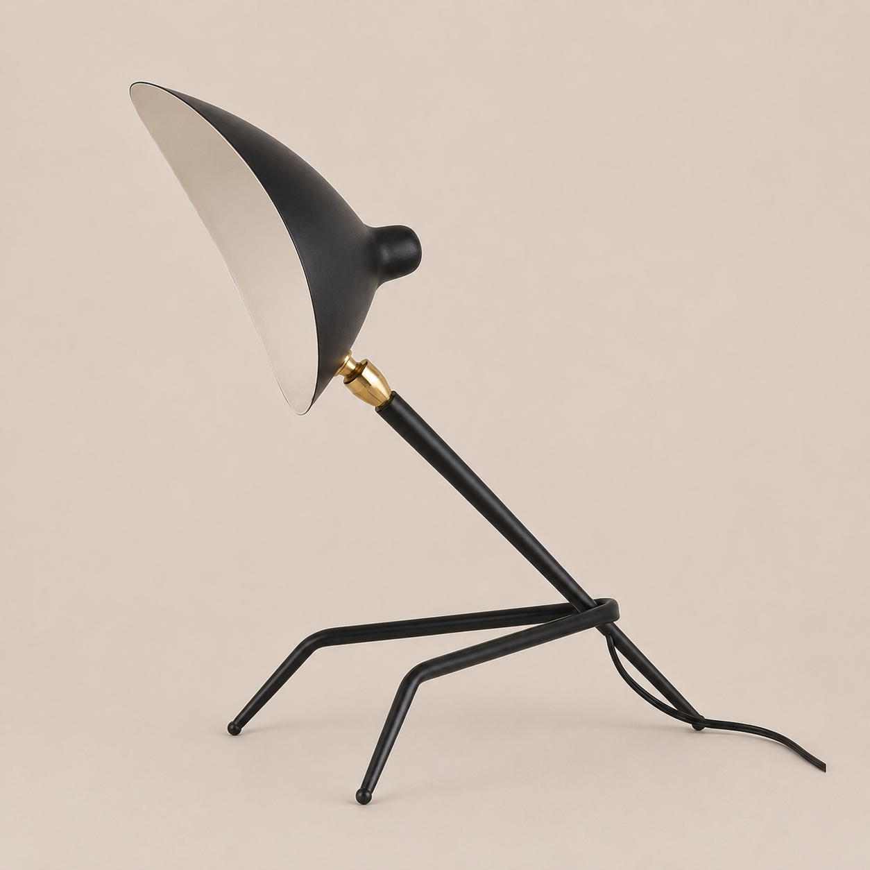 Silas | Tripod Table Lamp