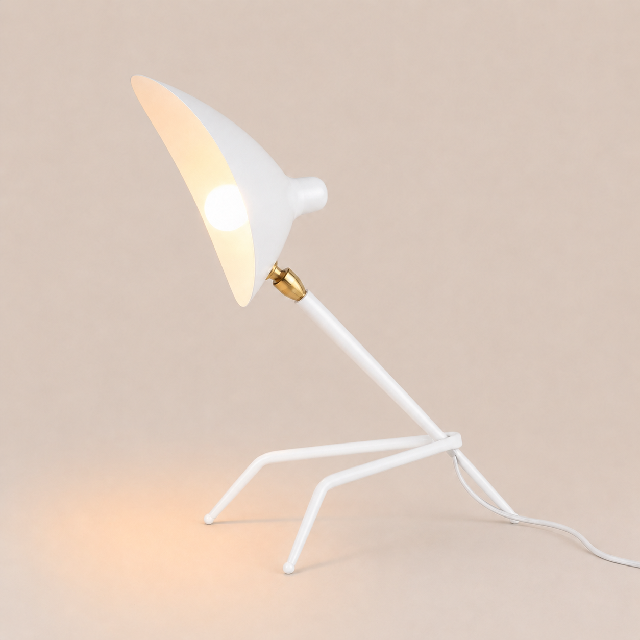 Silas | Tripod Table Lamp