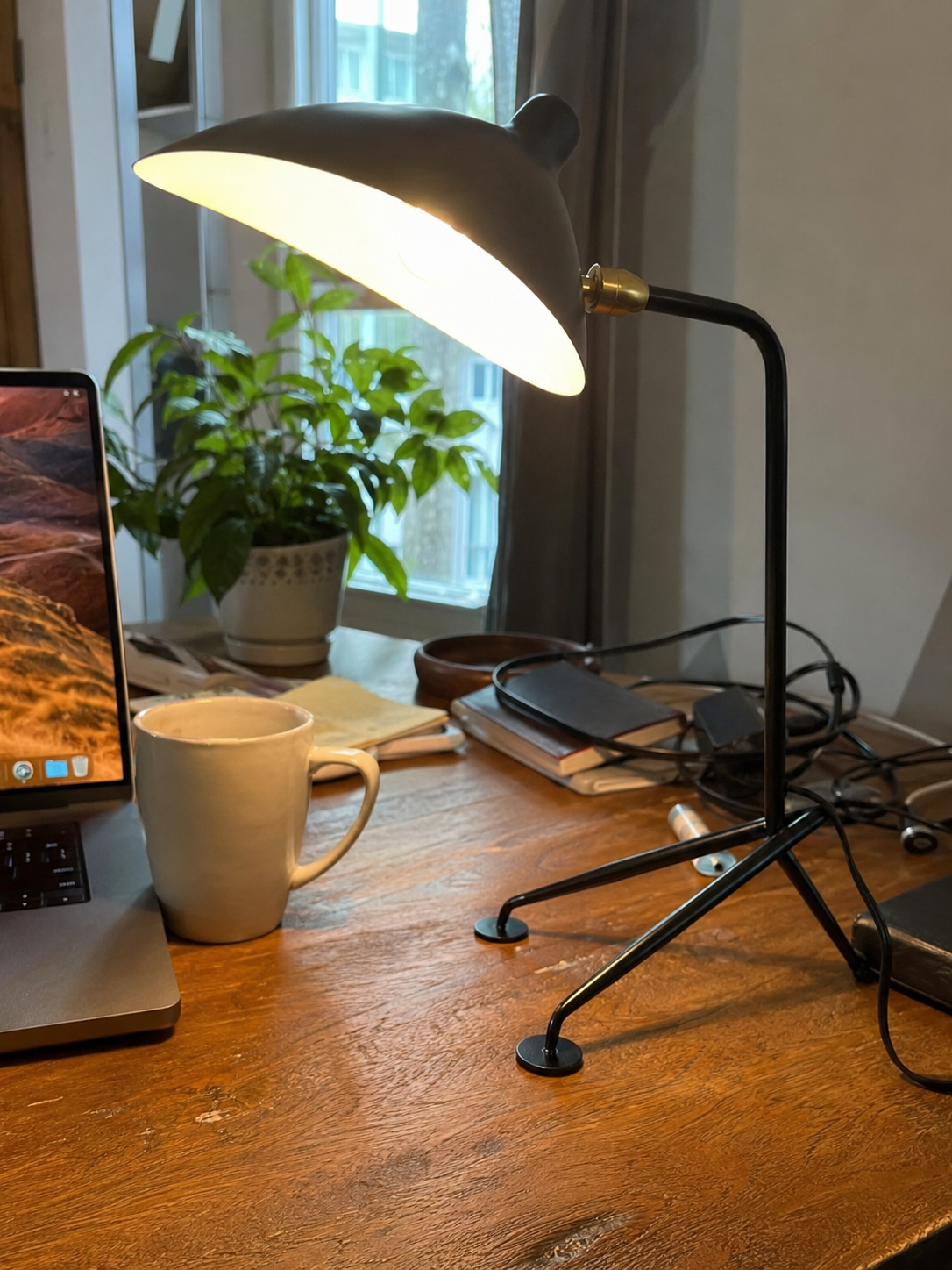 Silas | Tripod Table Lamp