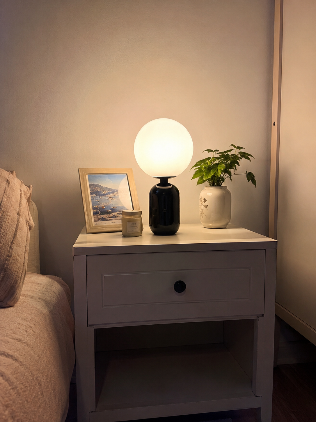 Nico | Orb Globe Table Lamp