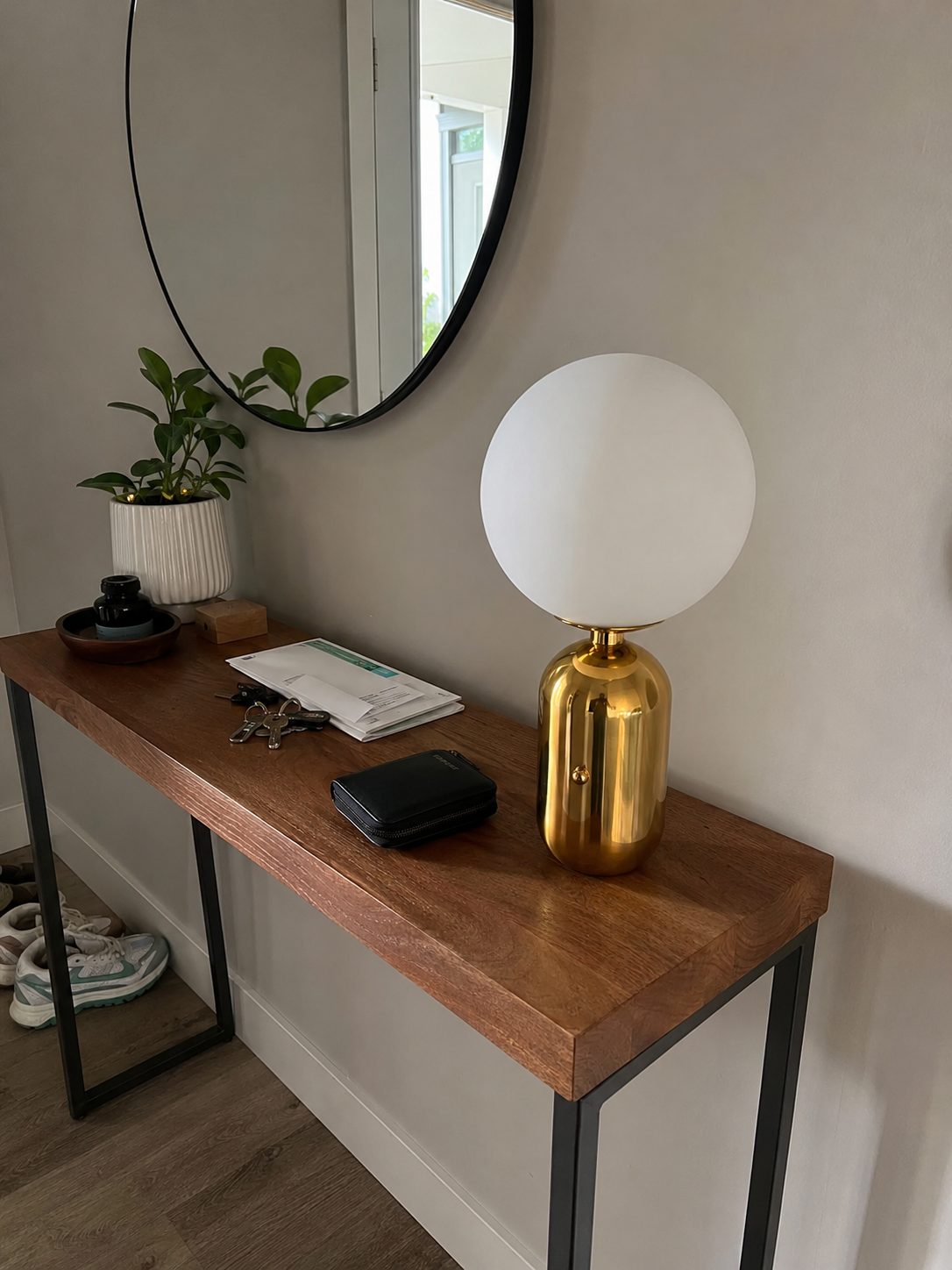 Nico | Orb Globe Table Lamp