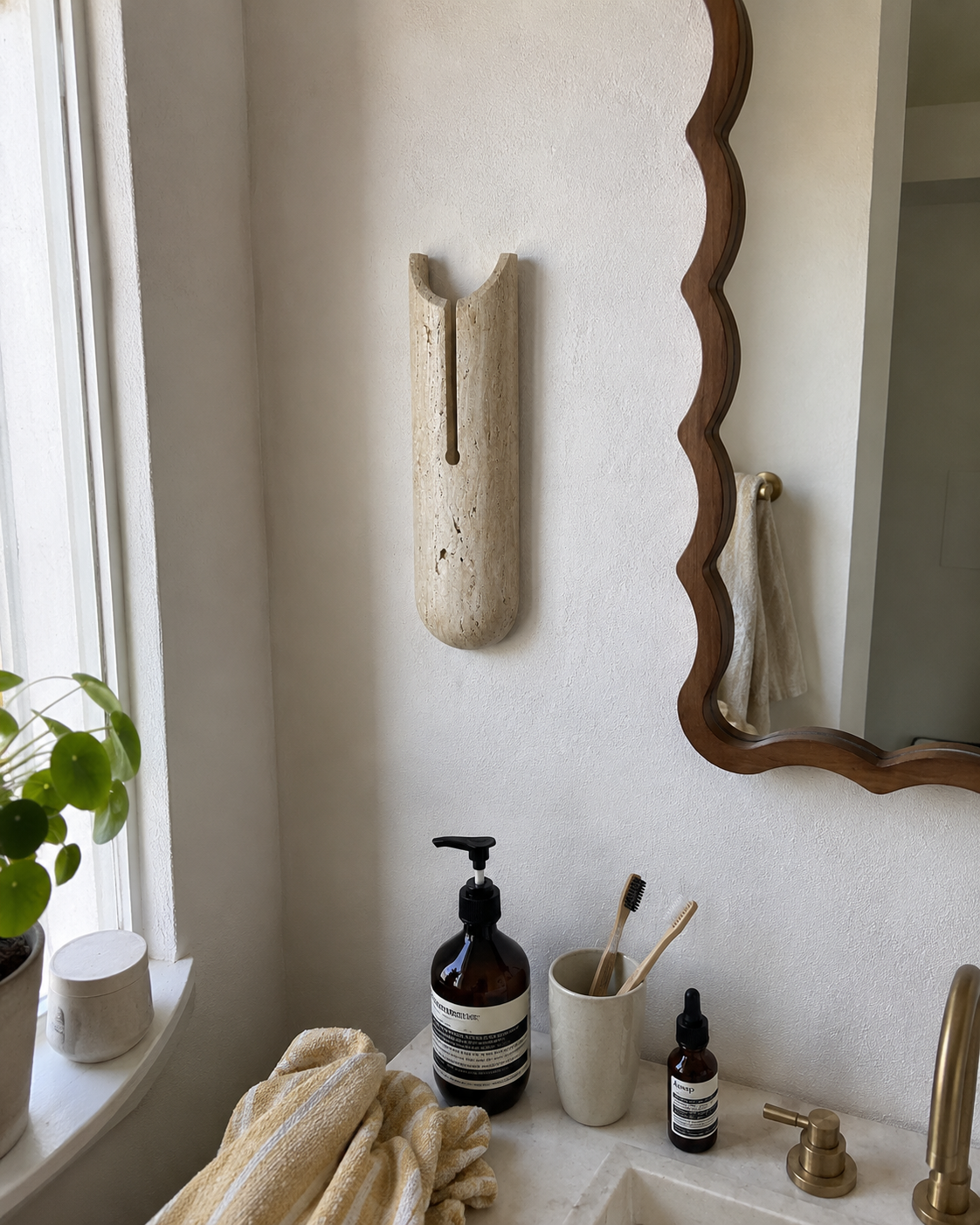 Fessa | Travertine Wall Sconce