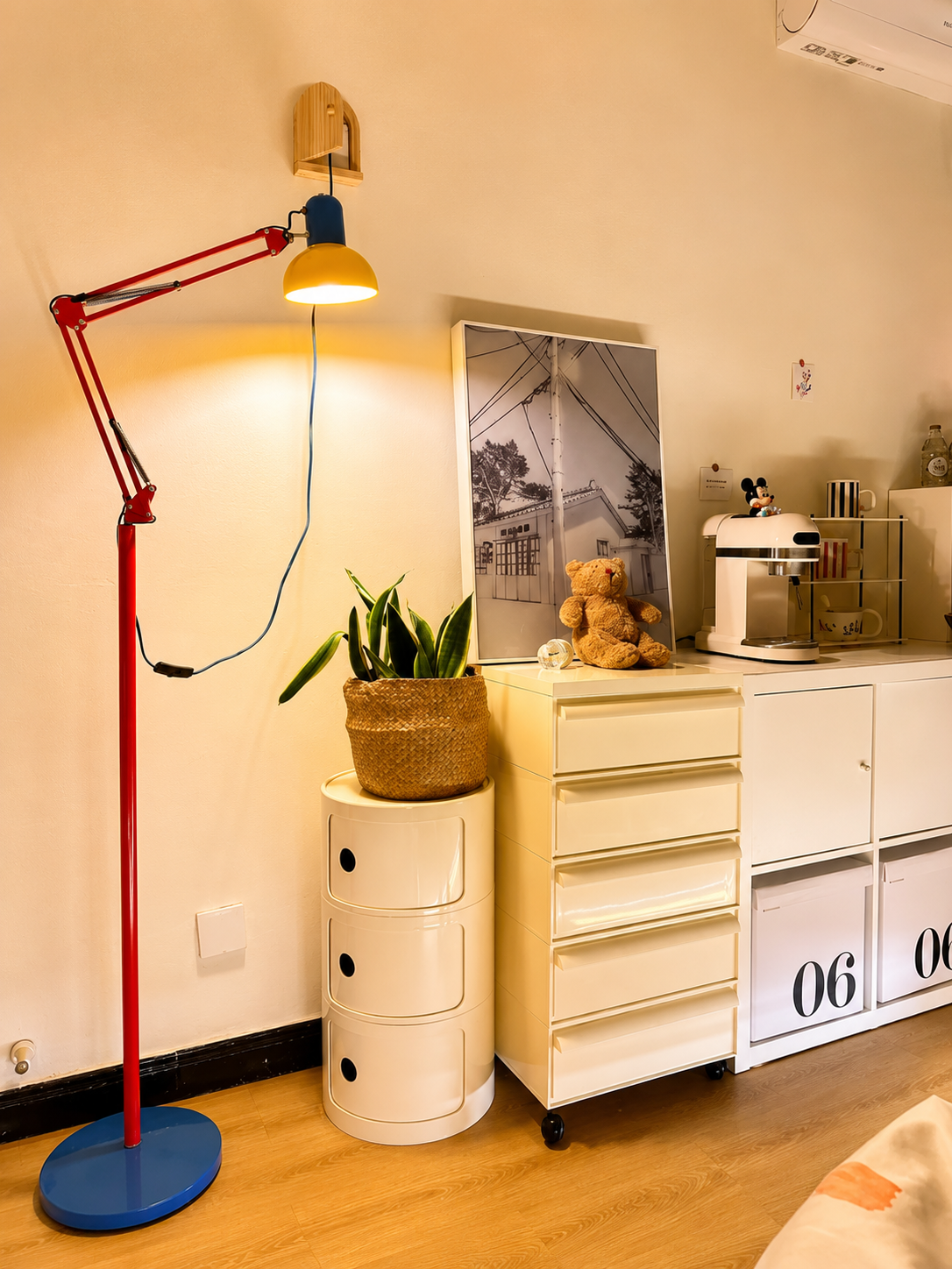 Remy | Articulating Task Floor Lamp