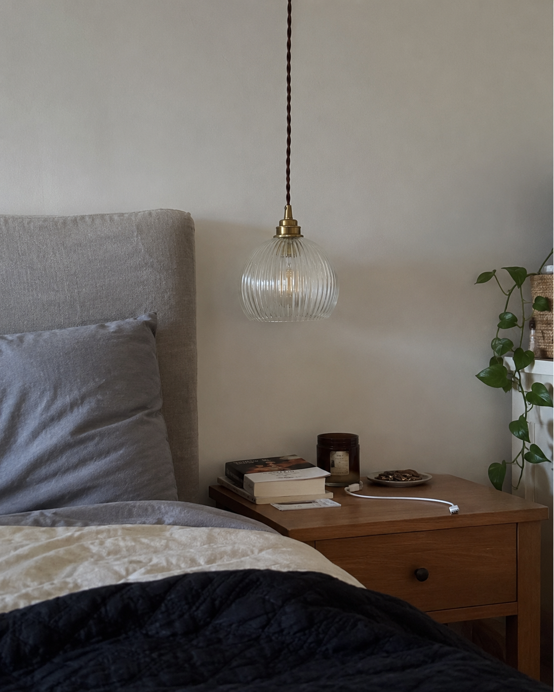 Iris | Ribbed Glass Globe Pendant