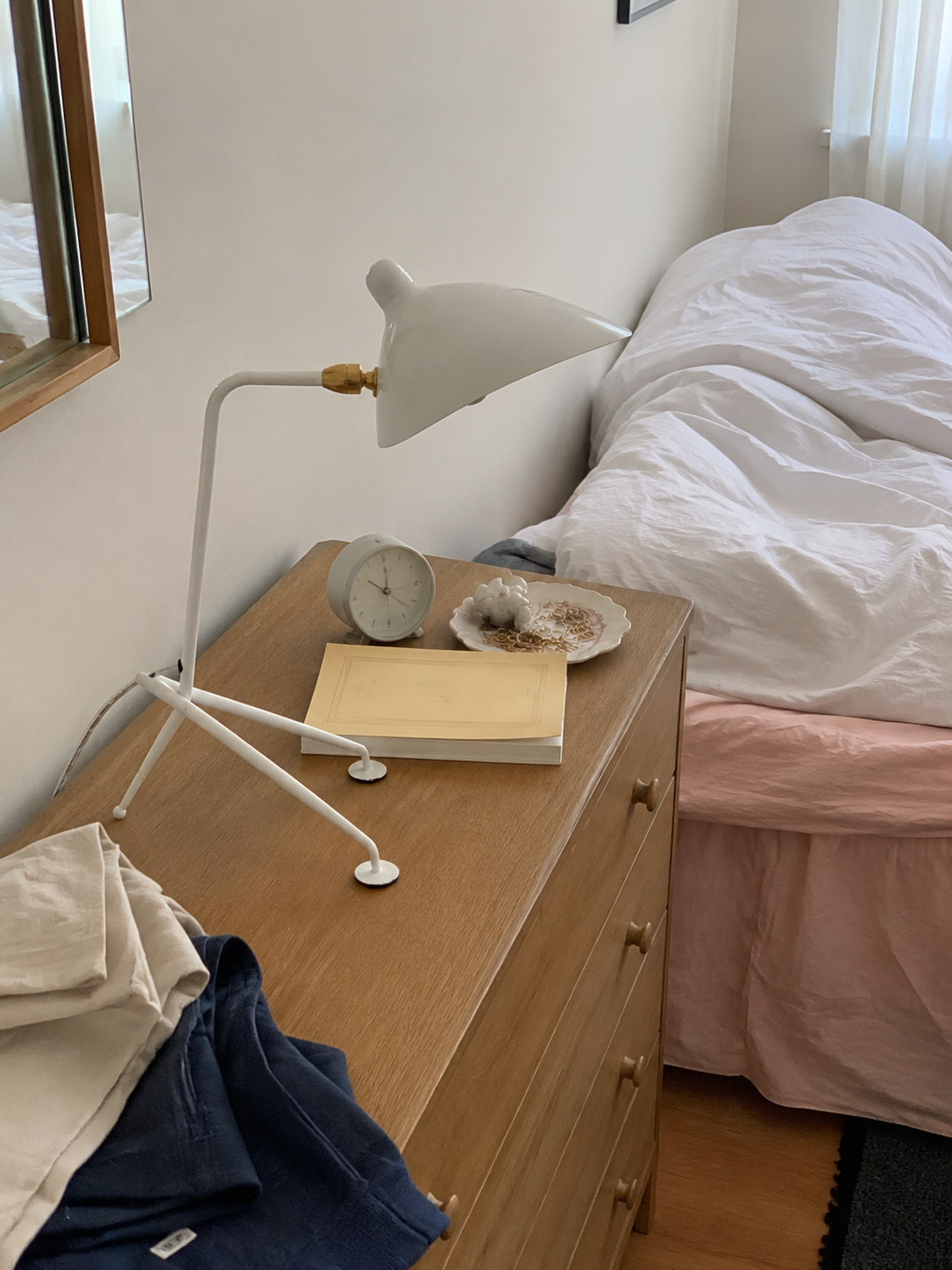 Silas | Tripod Table Lamp