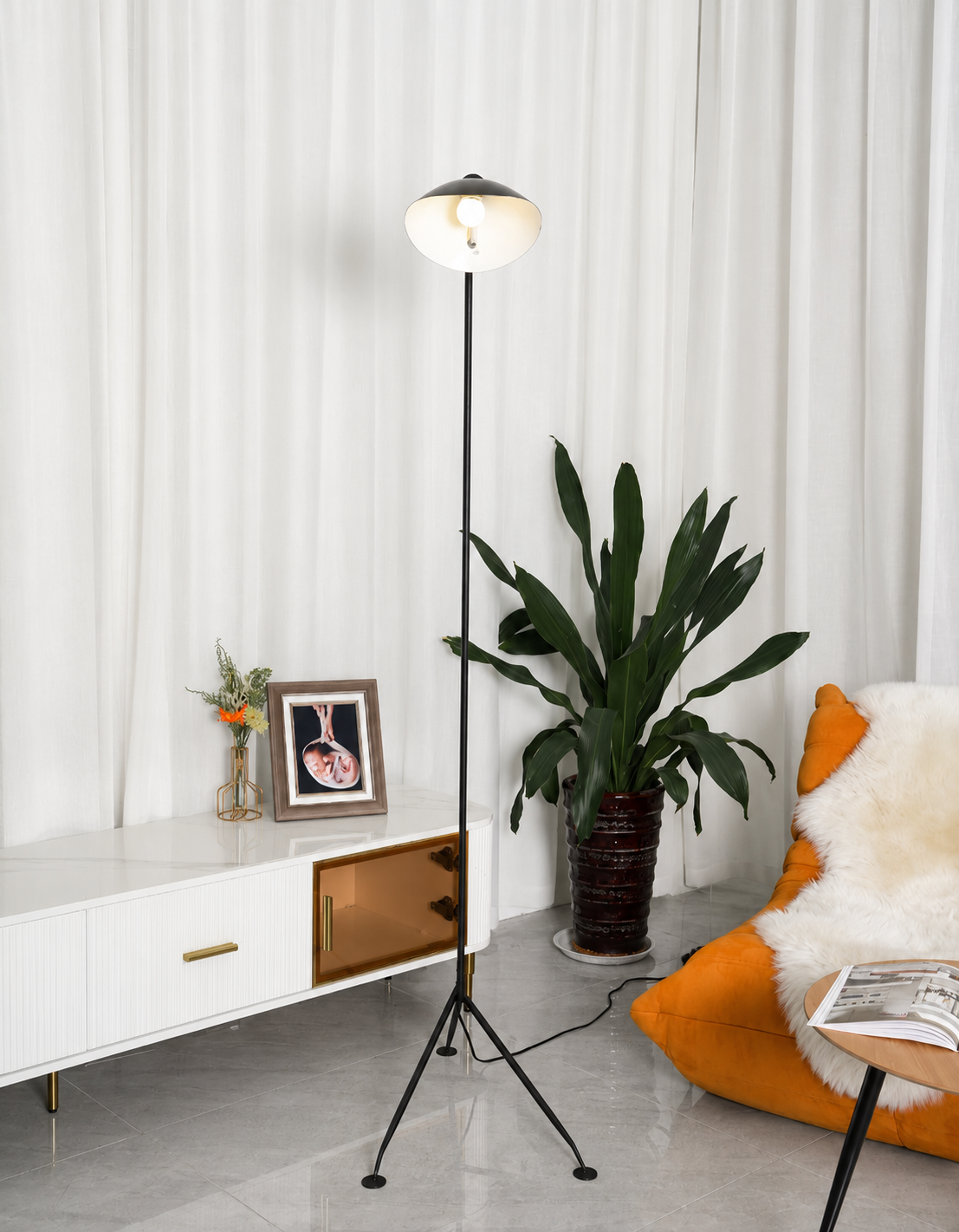Silas | Tripod Floor Lamp