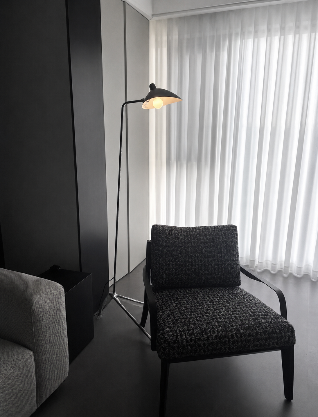 Silas | Tripod Floor Lamp