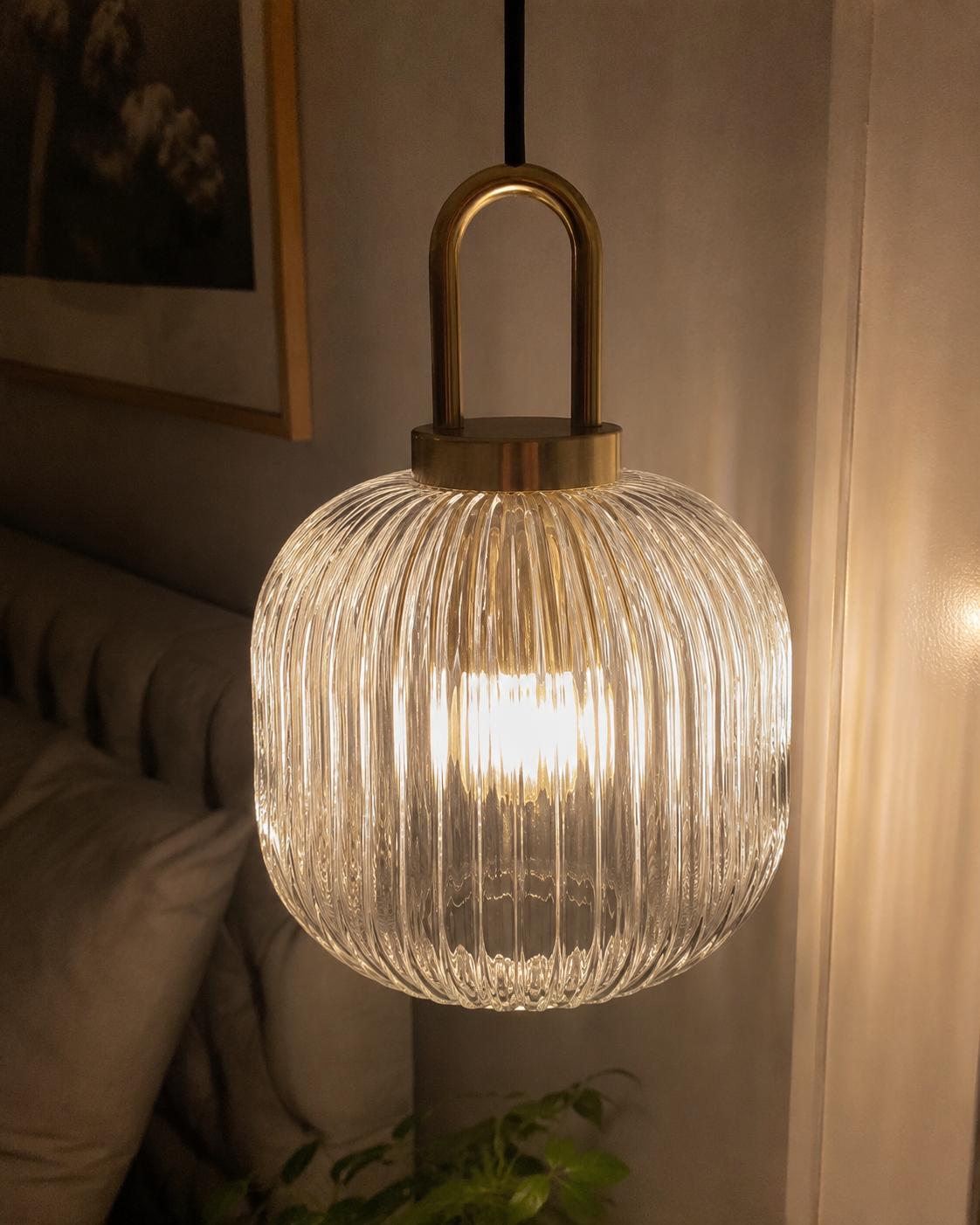 Theo | Ribbed Glass Loop Pendant
