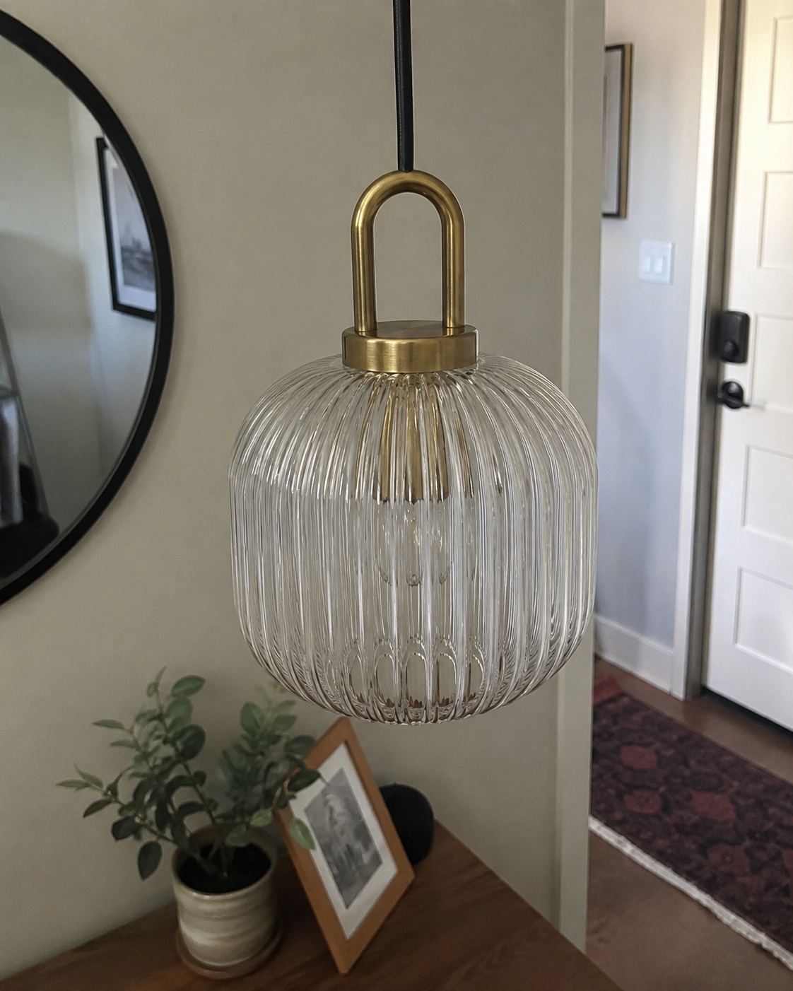 Theo | Ribbed Glass Loop Pendant