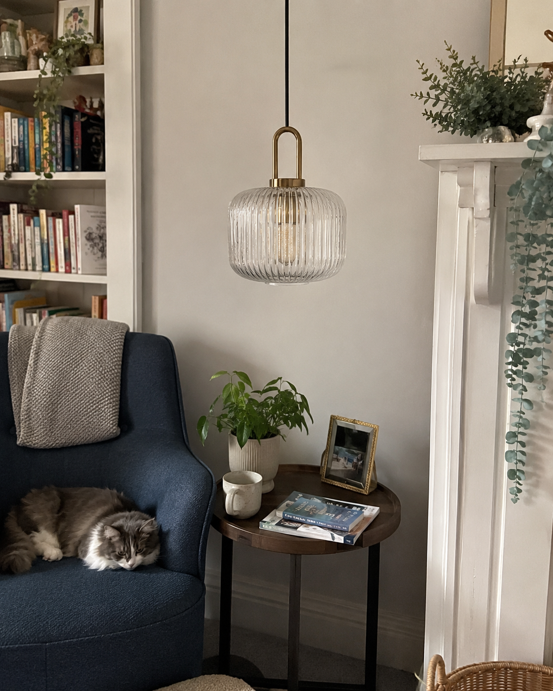Theo | Ribbed Glass Loop Pendant