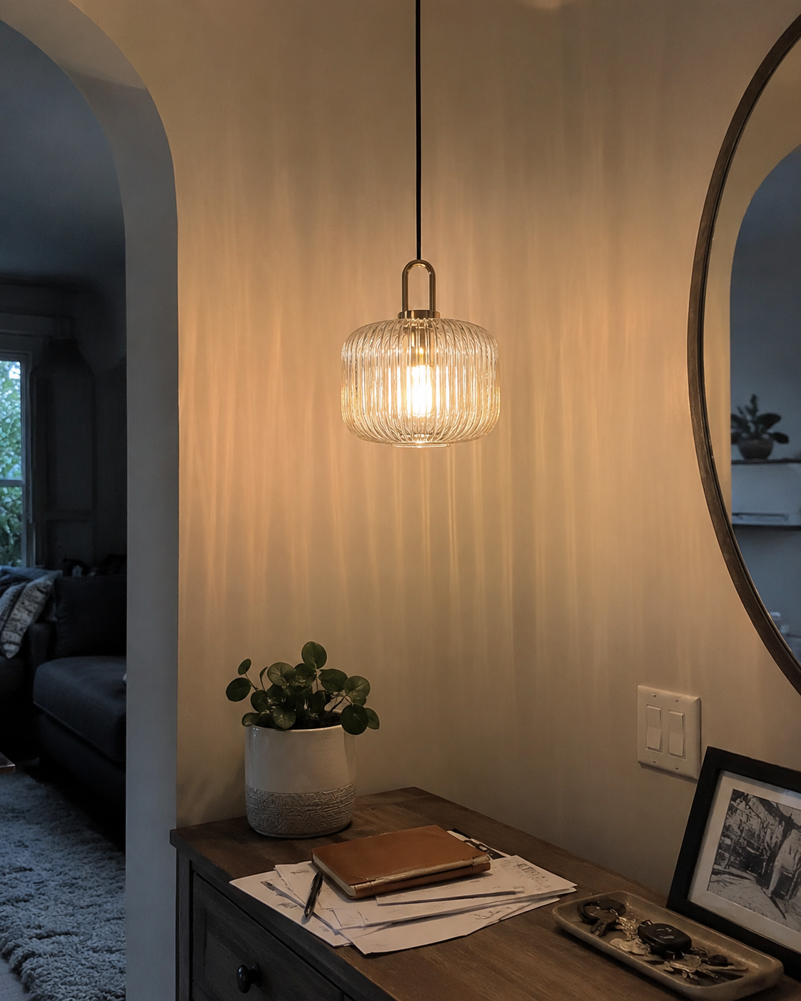 Theo | Ribbed Glass Loop Pendant
