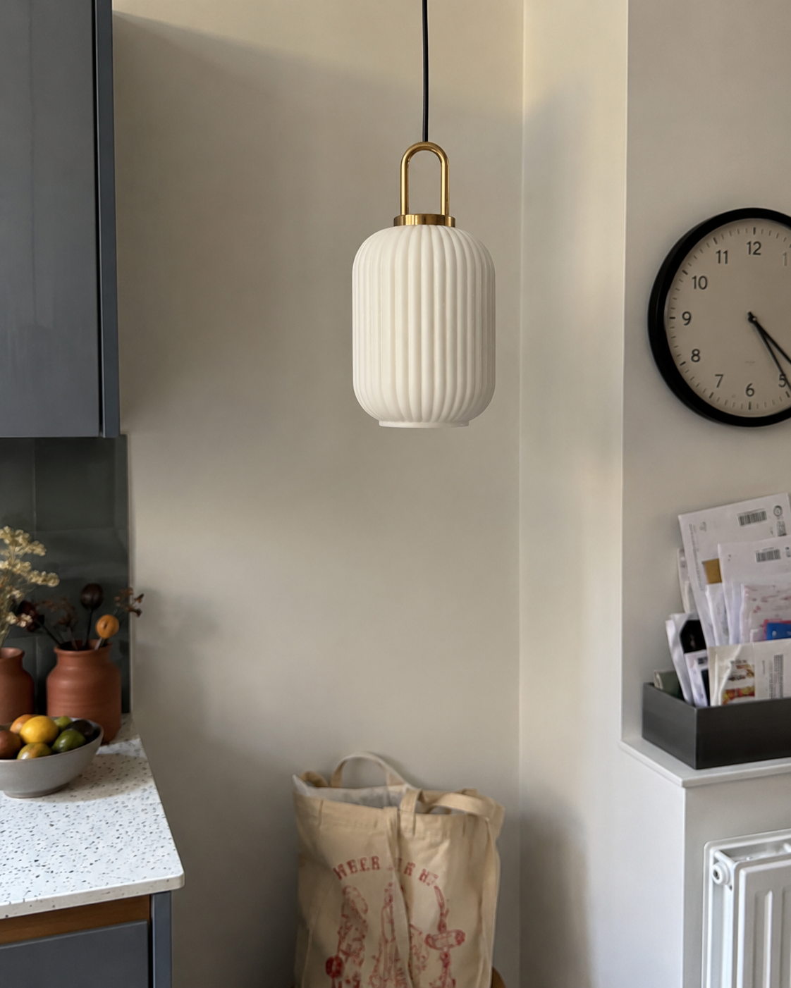 Theo | Ribbed Glass Loop Pendant