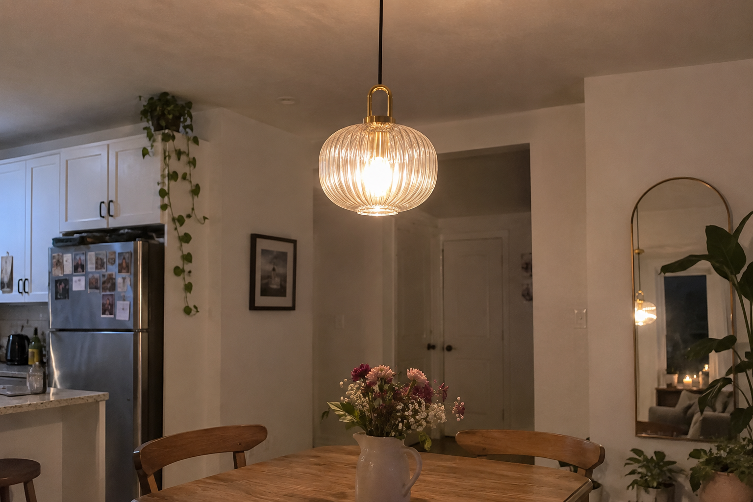 Theo | Ribbed Glass Loop Pendant