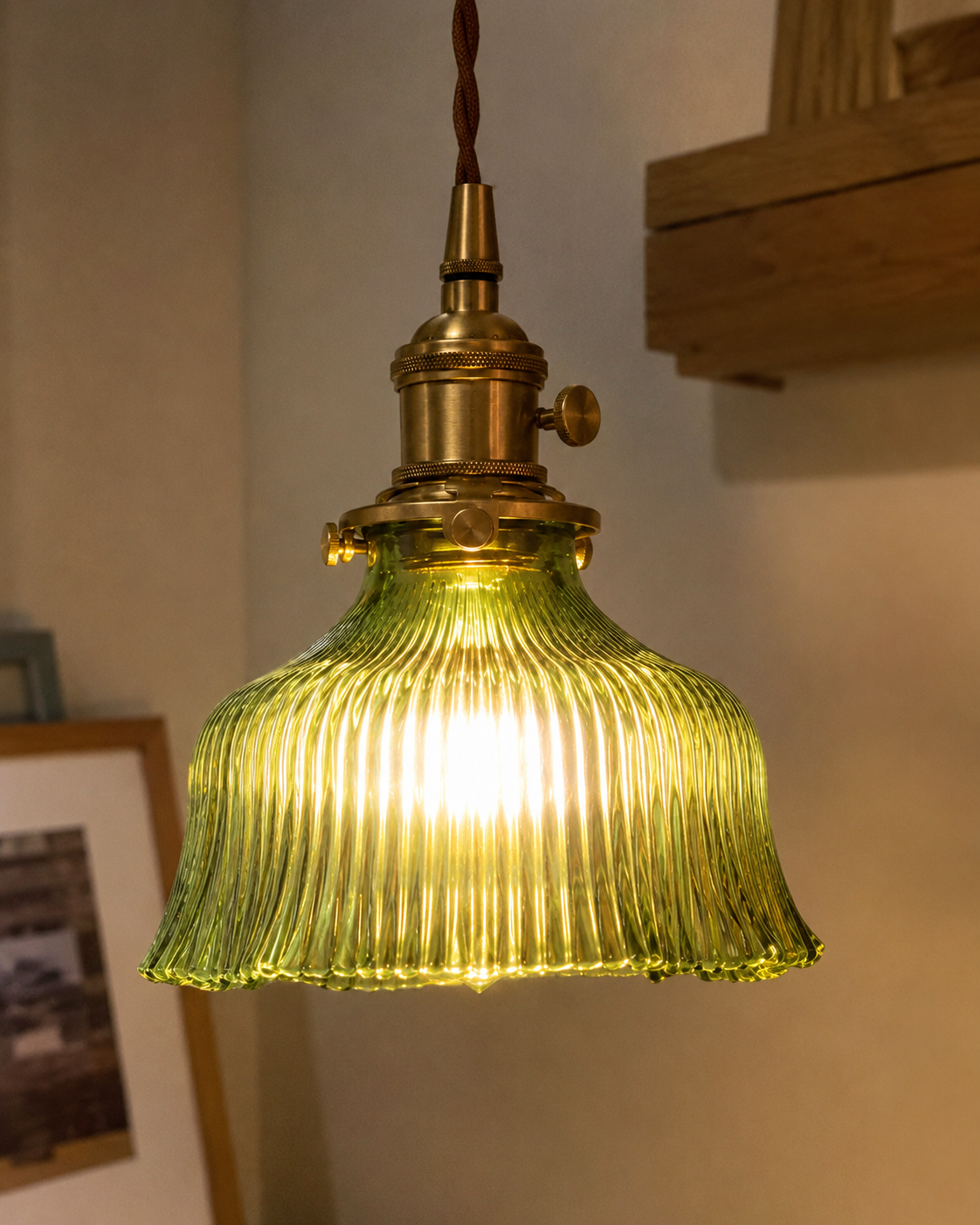 Elin | Ribbed Petal Glass Pendant