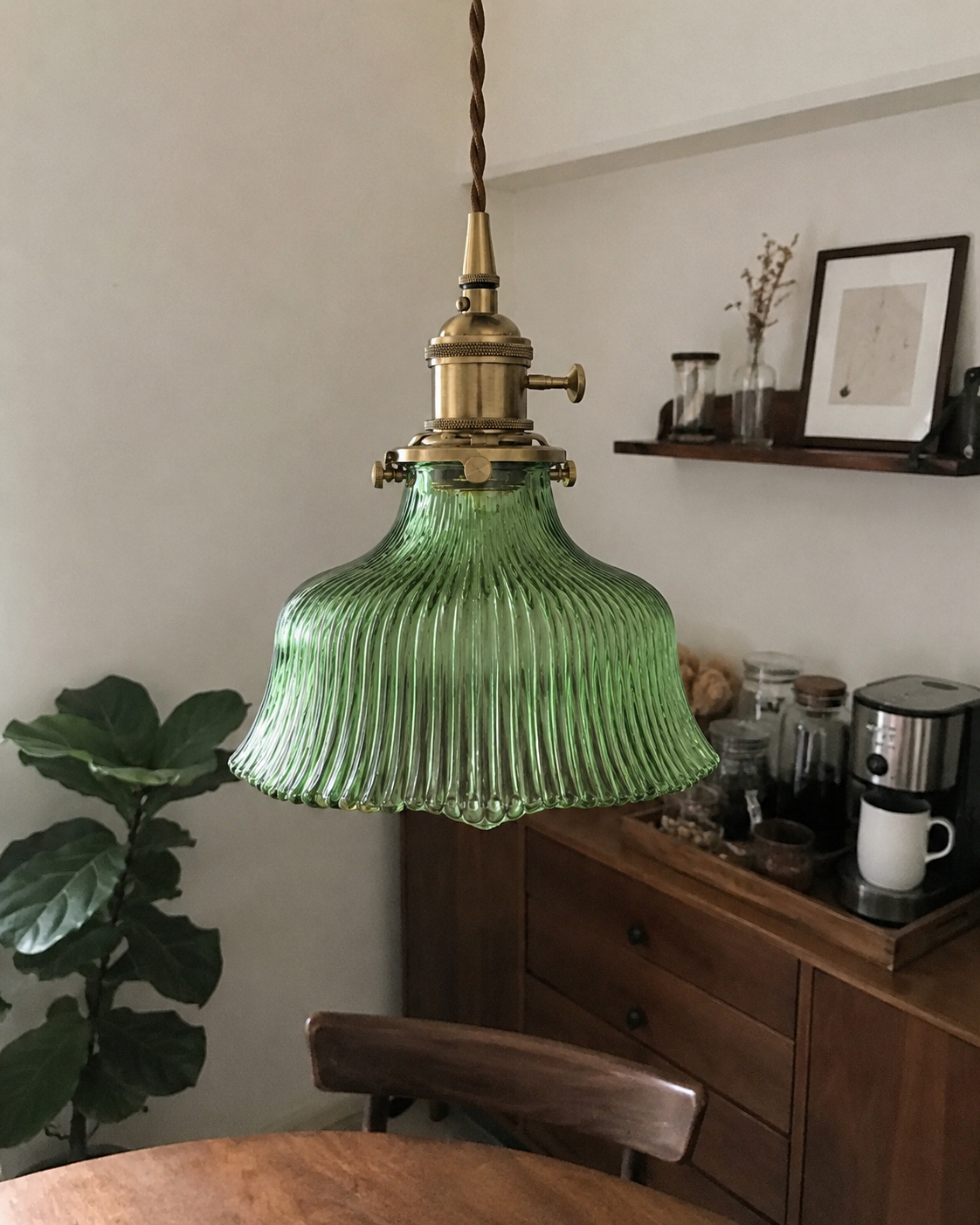 Elin | Ribbed Petal Glass Pendant