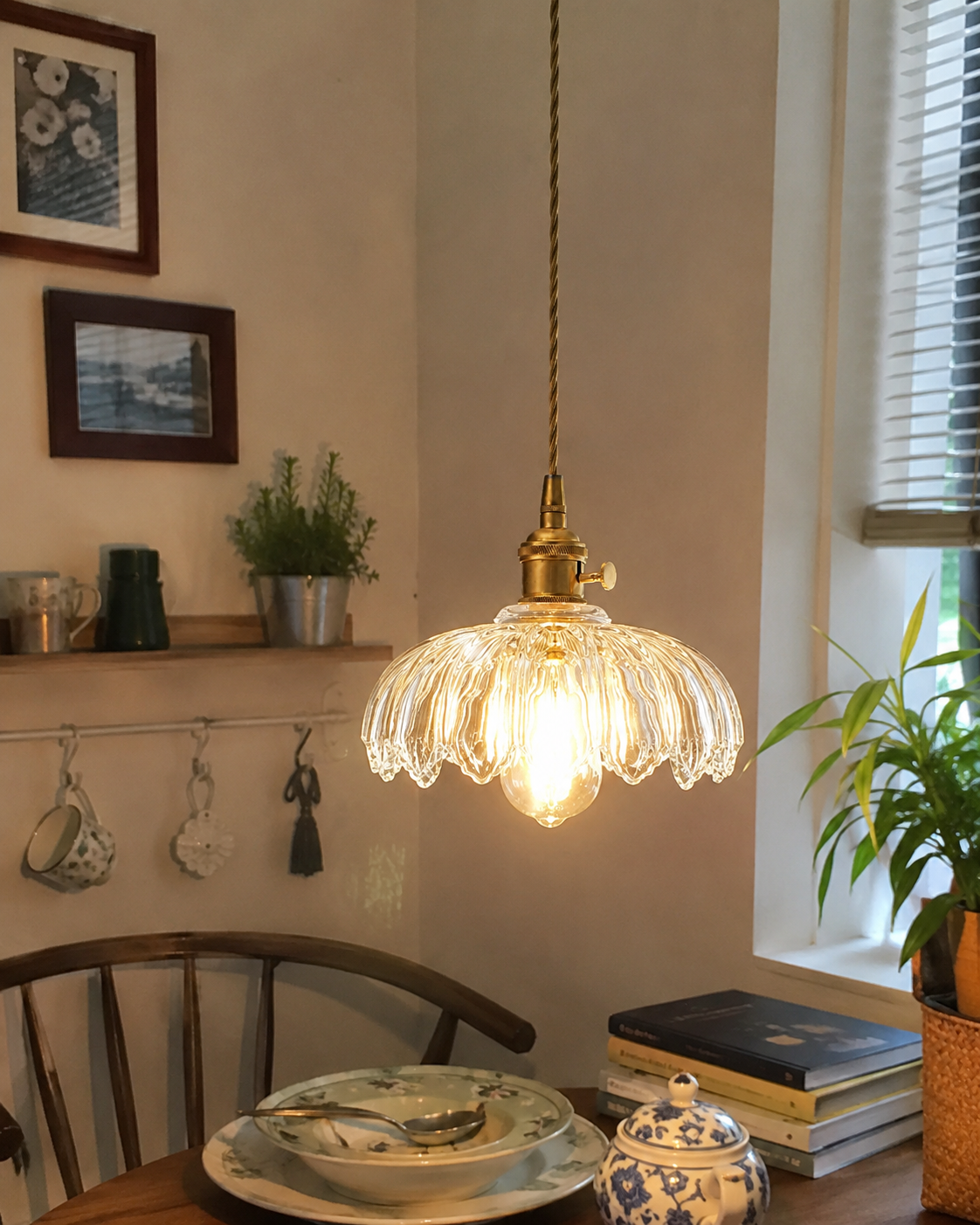Marguerite | Cafe Glass Pendant