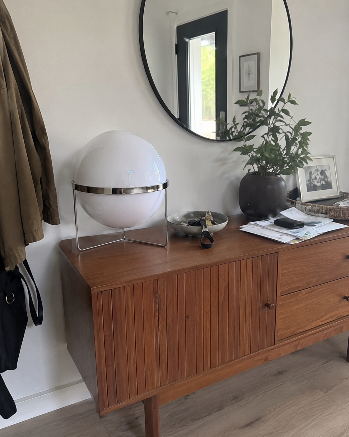 Elias | Bauhaus Acrylic Globe Table Lamp