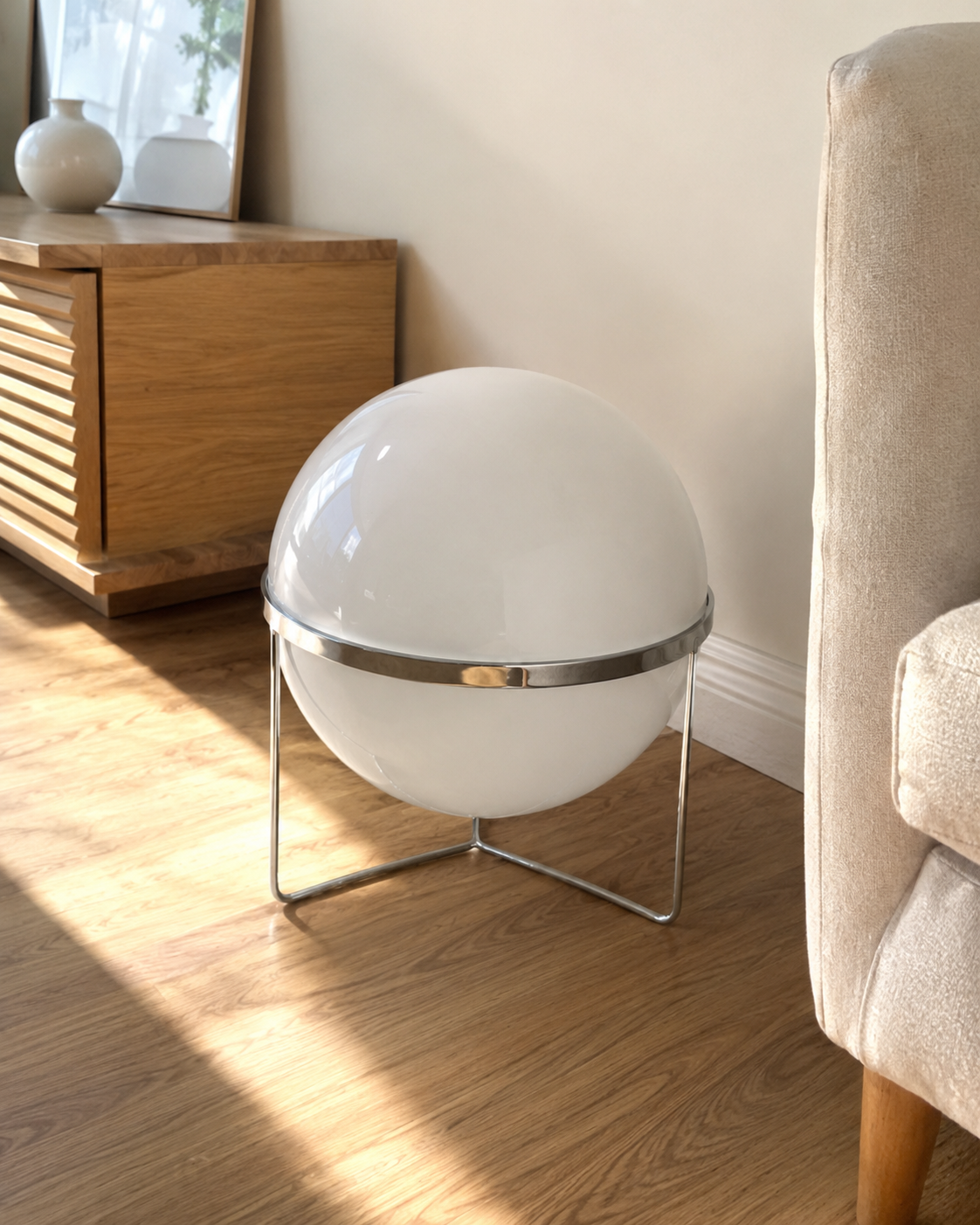 Elias | Bauhaus Acrylic Globe Table Lamp