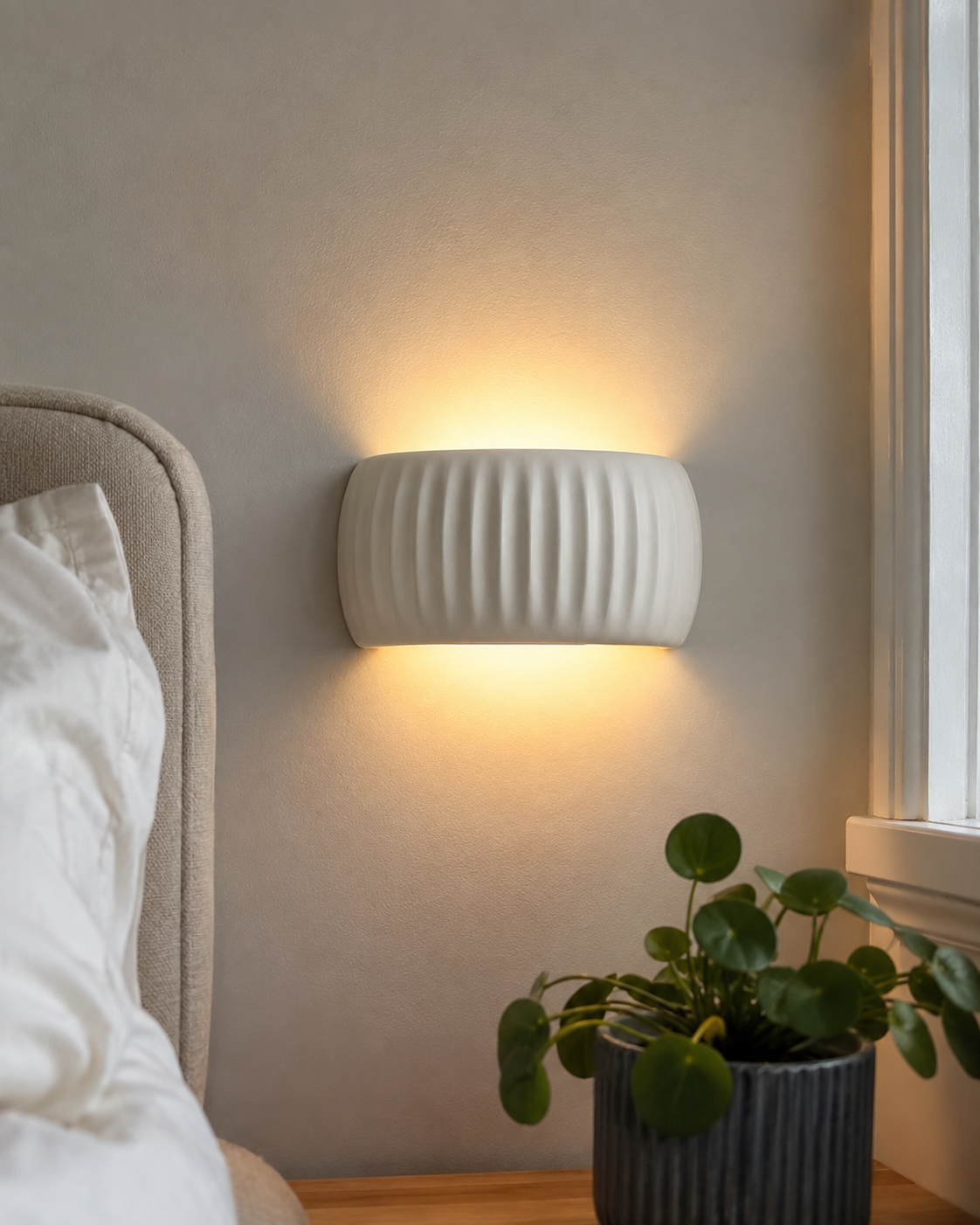 Gio | Modern French Resin Wall Lamp