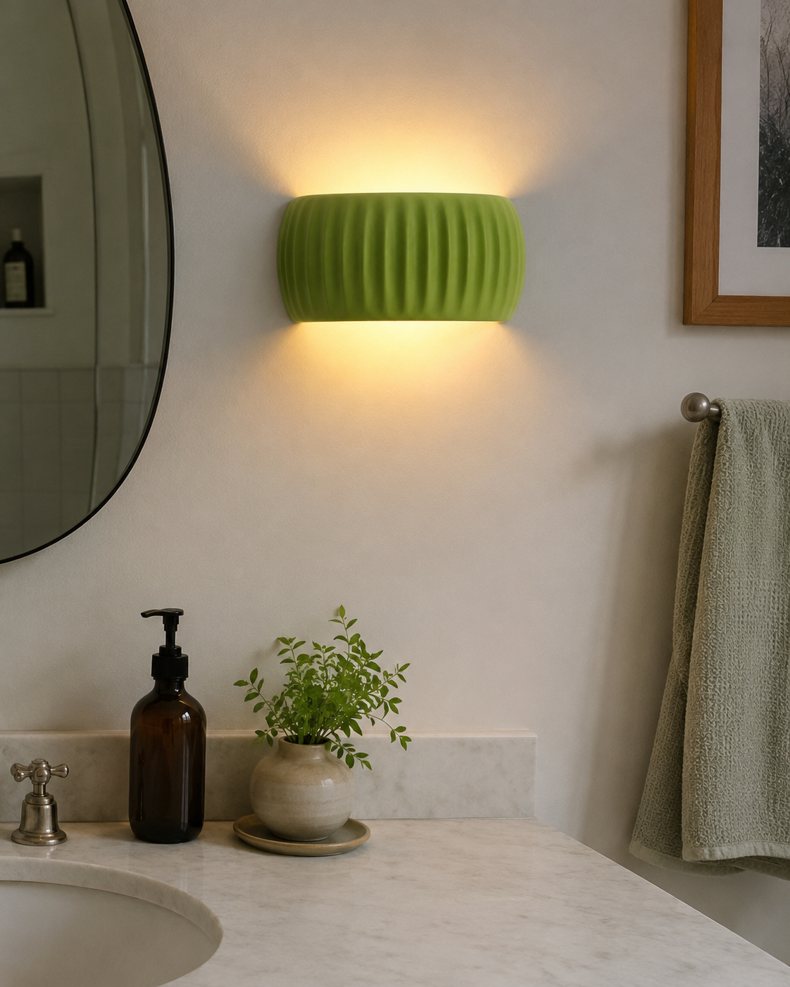 Gio | Modern French Resin Wall Lamp