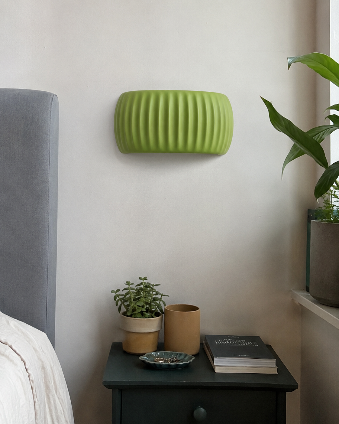 Gio | Modern French Resin Wall Lamp