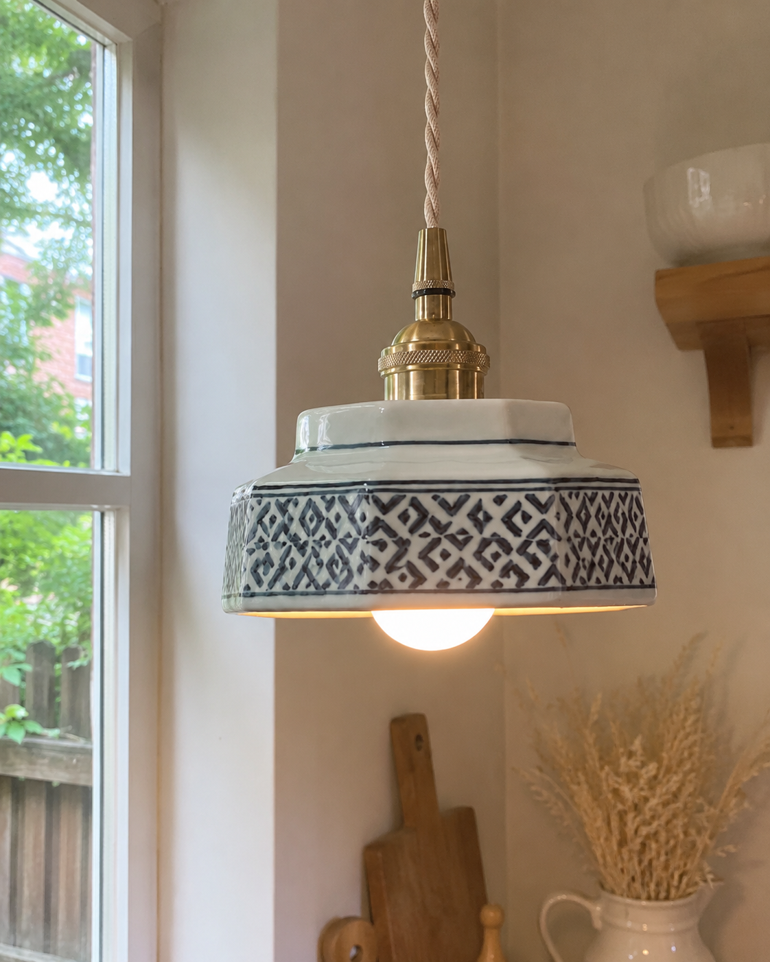 Taro | Retro Ceramic Pendant Light