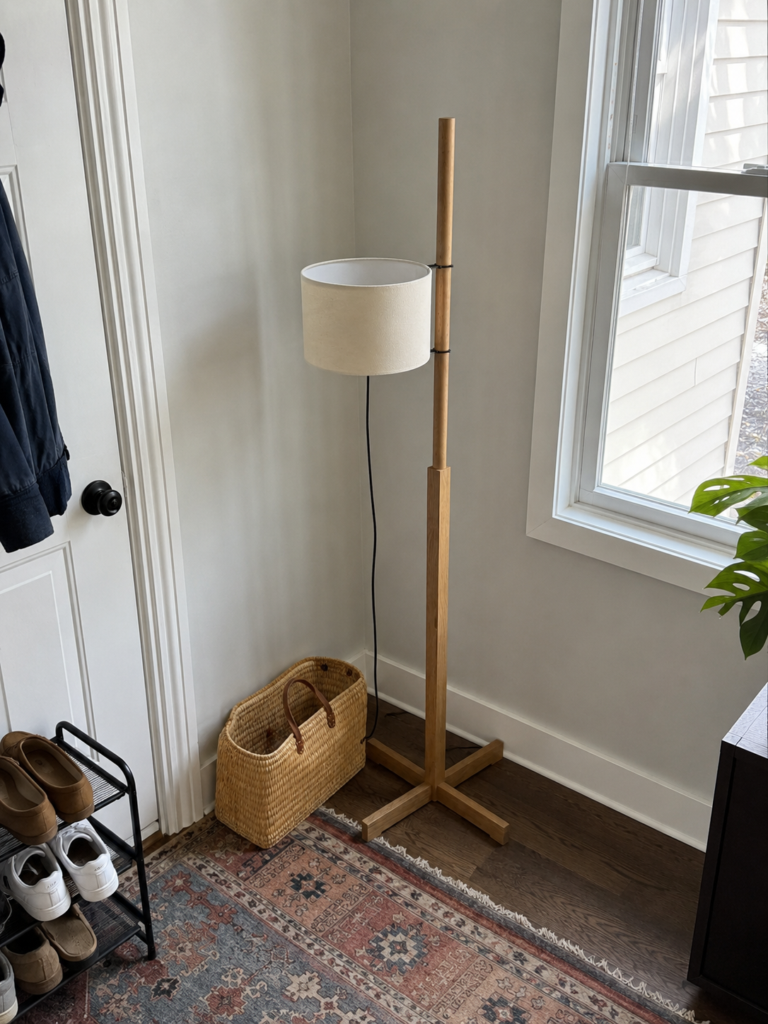 August | Nordic Solid Wood Adjustable Floor Lamp