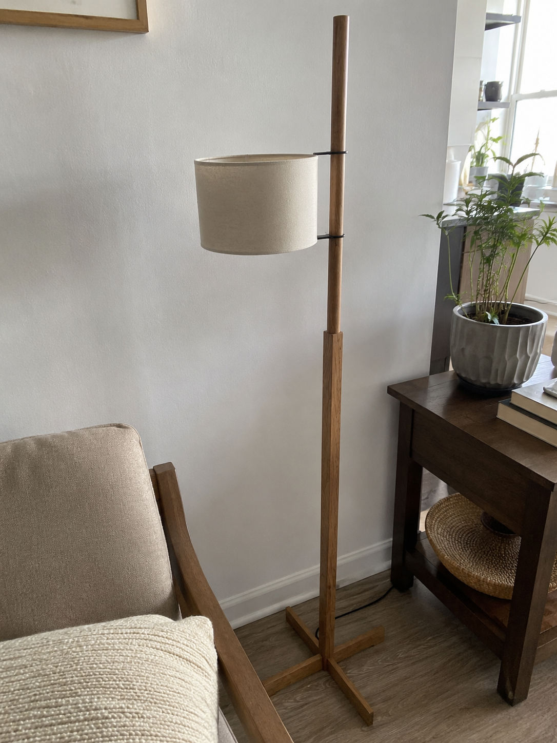 August | Nordic Solid Wood Adjustable Floor Lamp