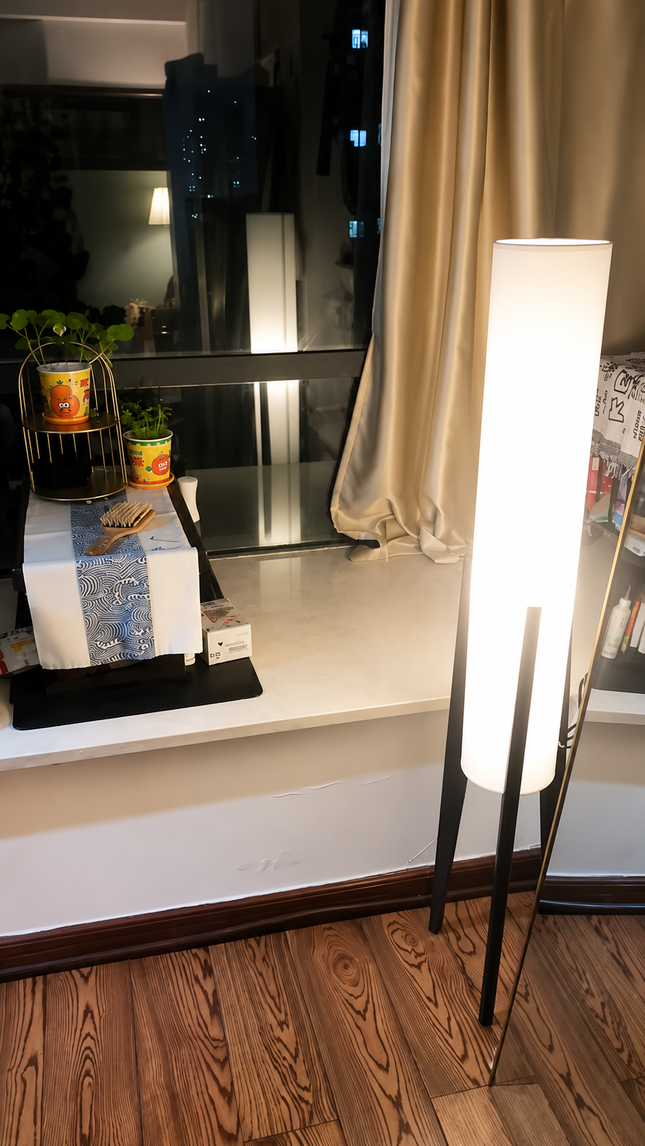 Willow | Japanese Wood Floor Lamp