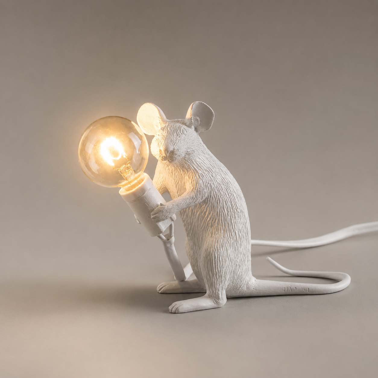 Otis | Mouse Resin Table Lamp