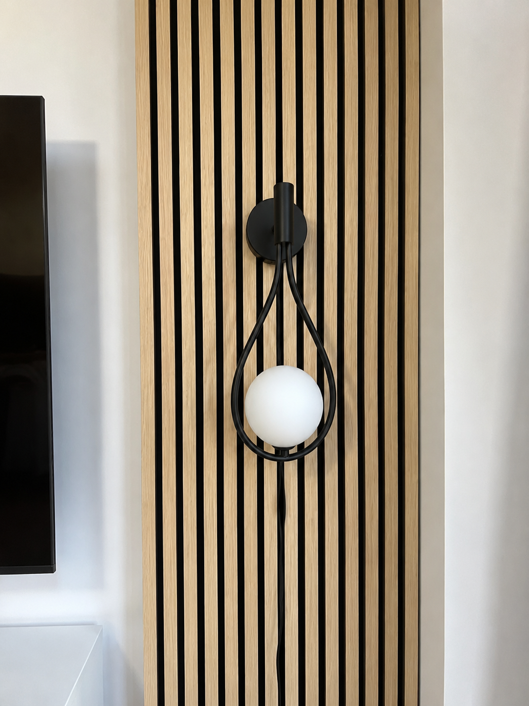 Luna |Drop Glass Ball LED Wall Sconce