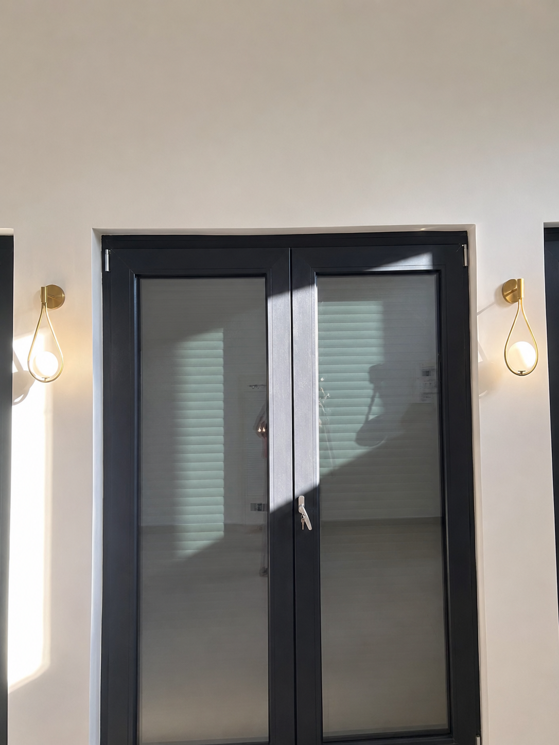 Luna |Drop Glass Ball LED Wall Sconce