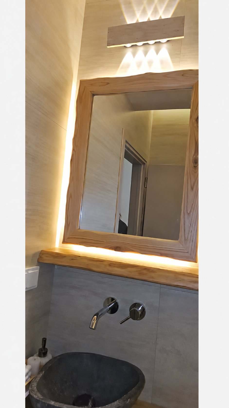 Solara | Stone Wall Light