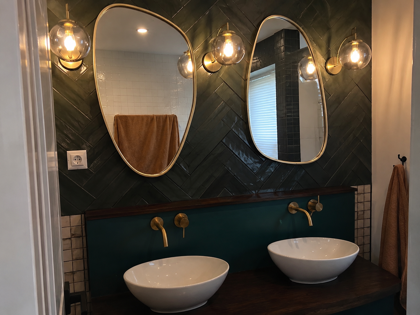 Amelia | Glass Wall Sconce