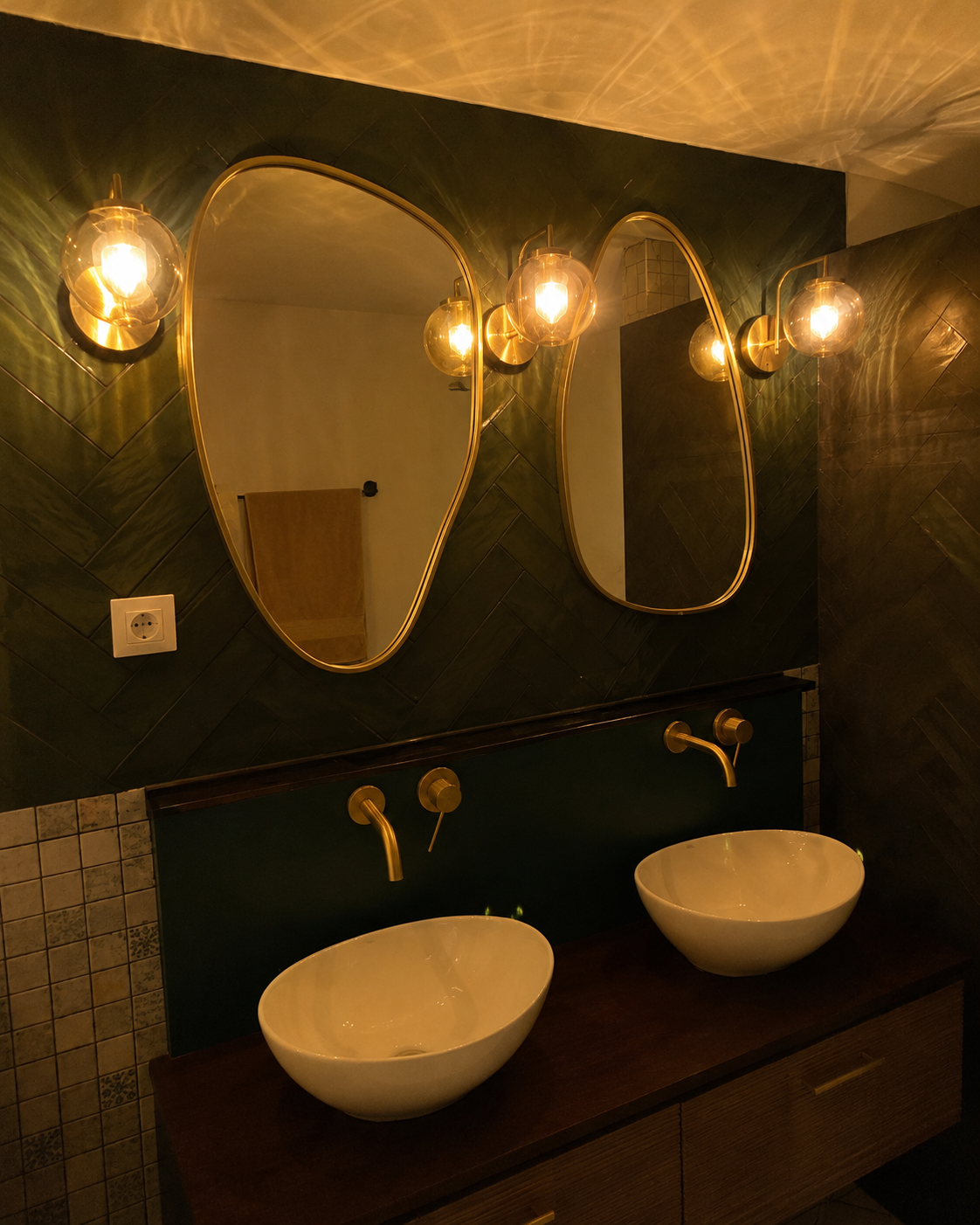 Amelia | Glass Wall Sconce