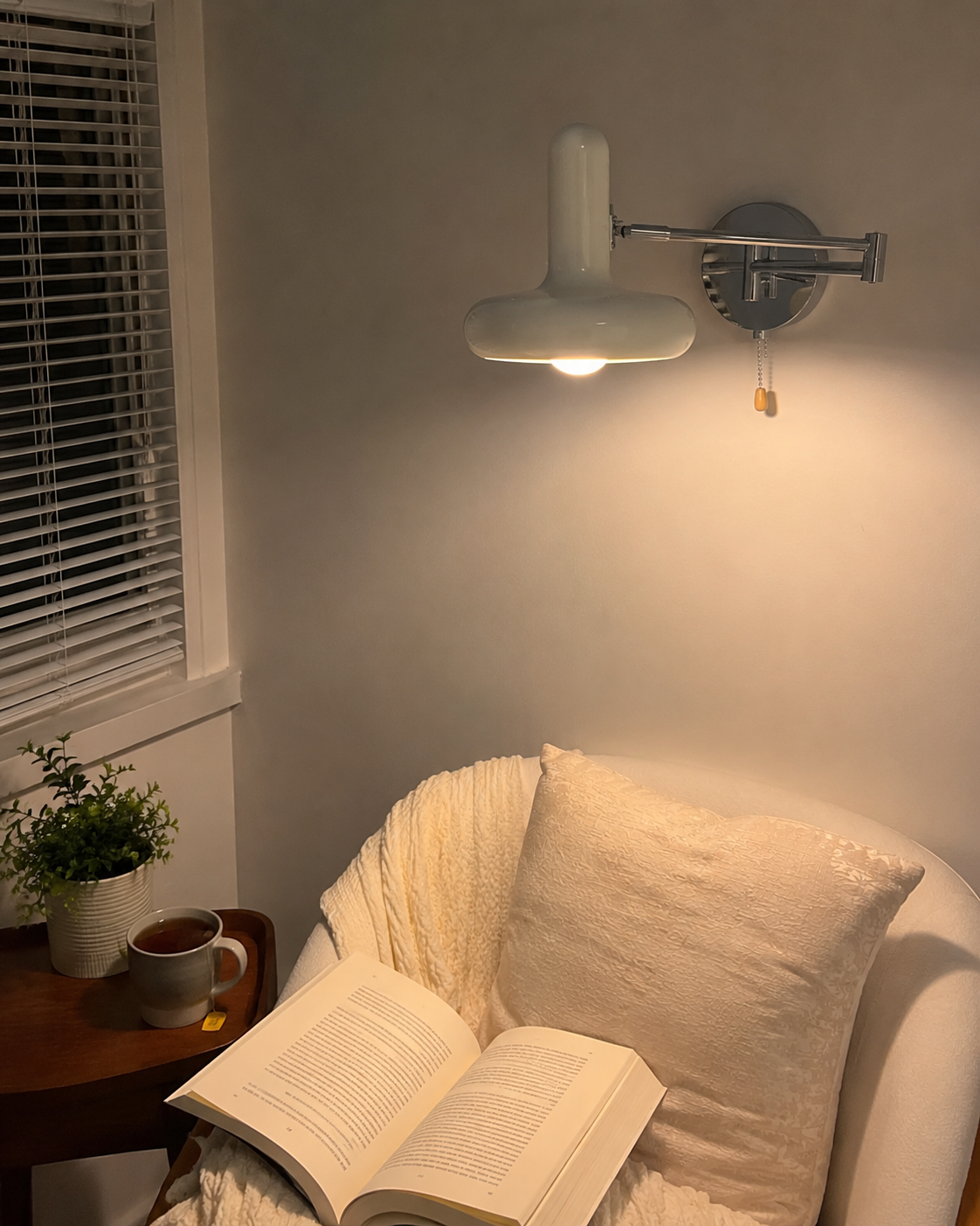 Leva | Swing Arm Wall Lamp Adjustable Reading Bedside Sconce