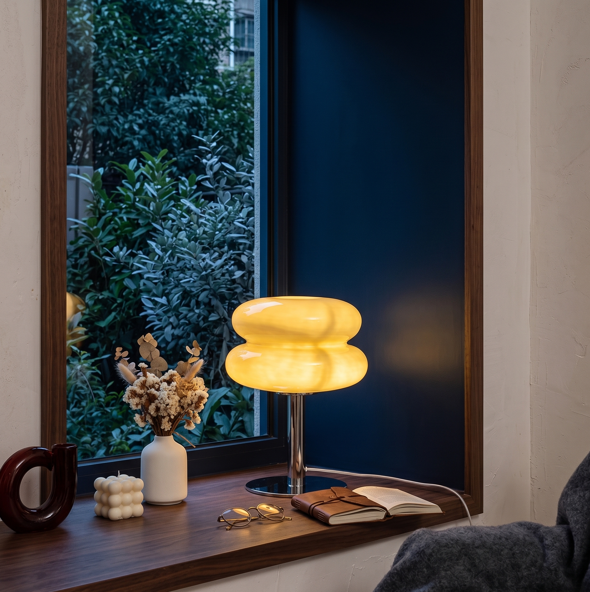 Modern Luxury Orange Table Lamp for Bedroom